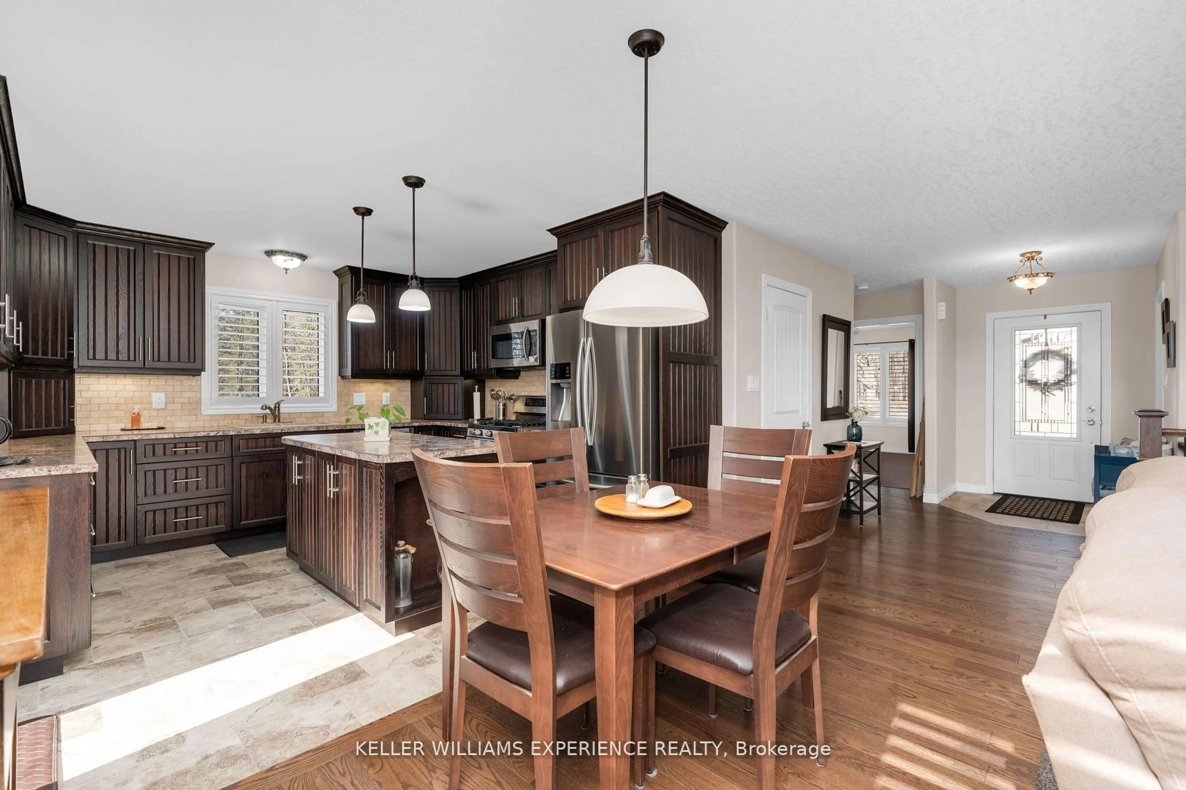 Open concept kitchen, unknown for 5305 Line 7, Oro-Medonte Ontario L0K 1N0