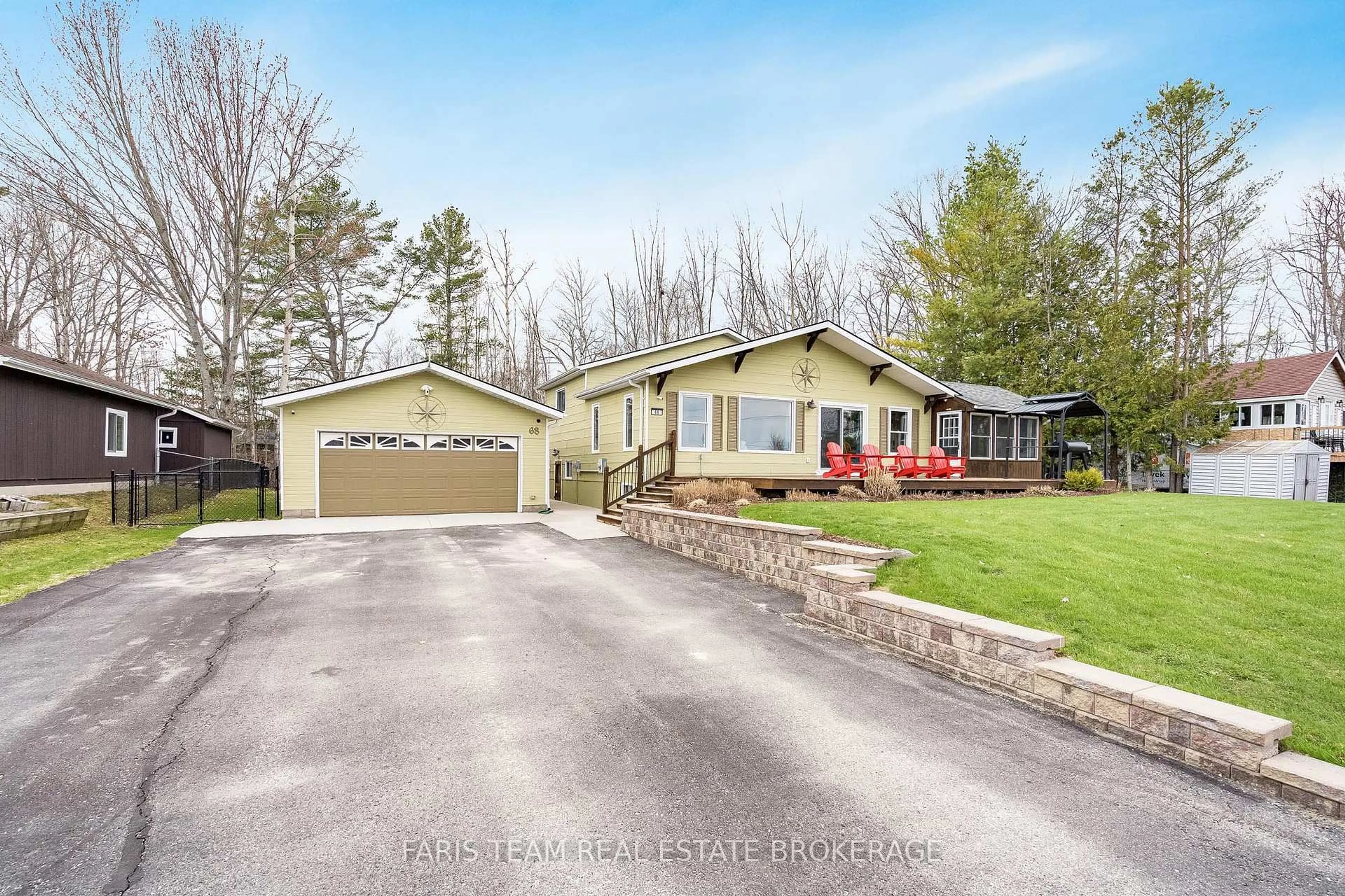 A pic from outside/outdoor area/front of a property/back of a property/a pic from drone, unknown for 68 Bayside Ave, Tay Ontario L0K 2A0