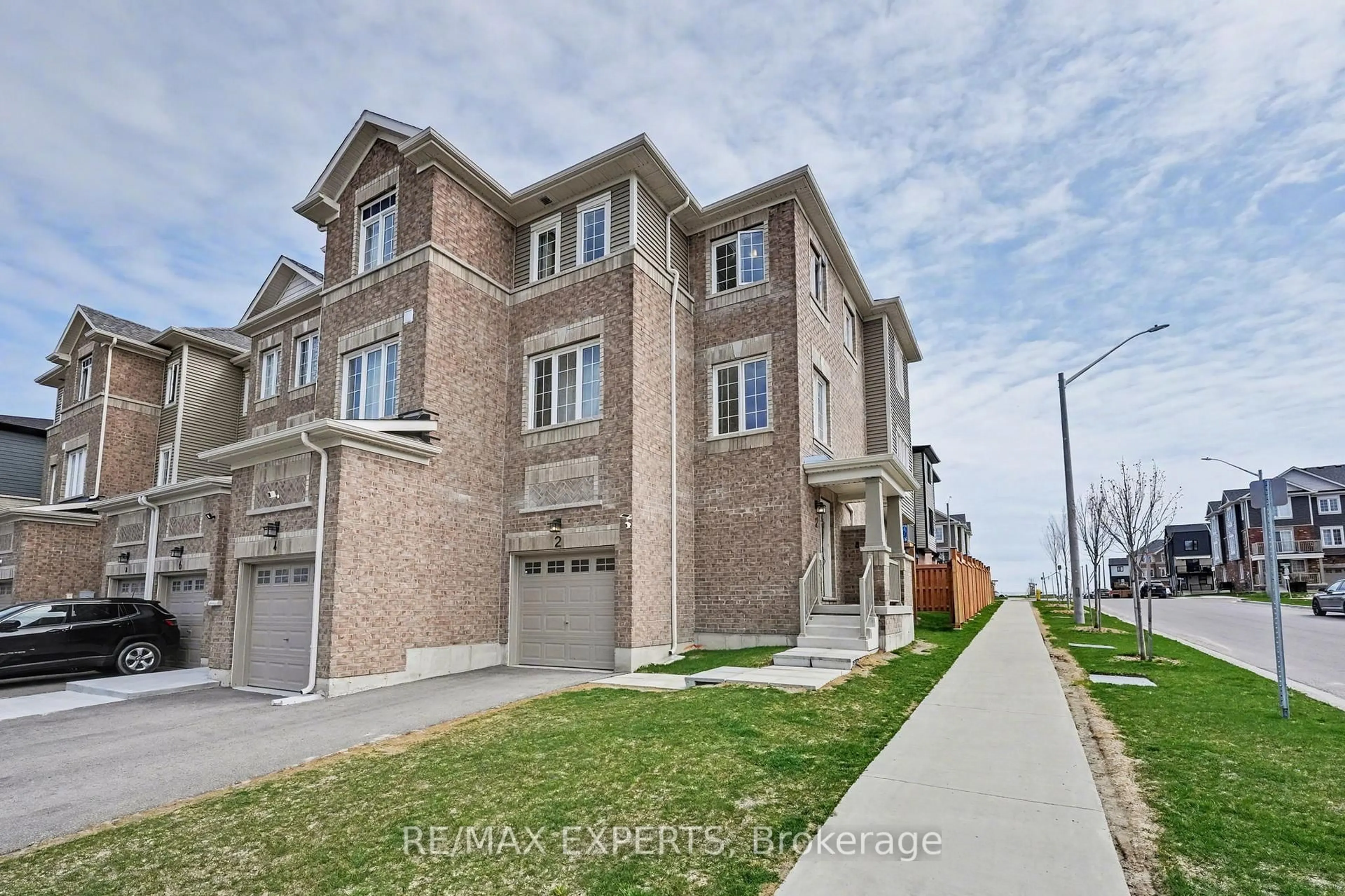 Home with brick exterior material, street for 2 Pumpkin Corner Cres, Barrie Ontario L9J 0T6