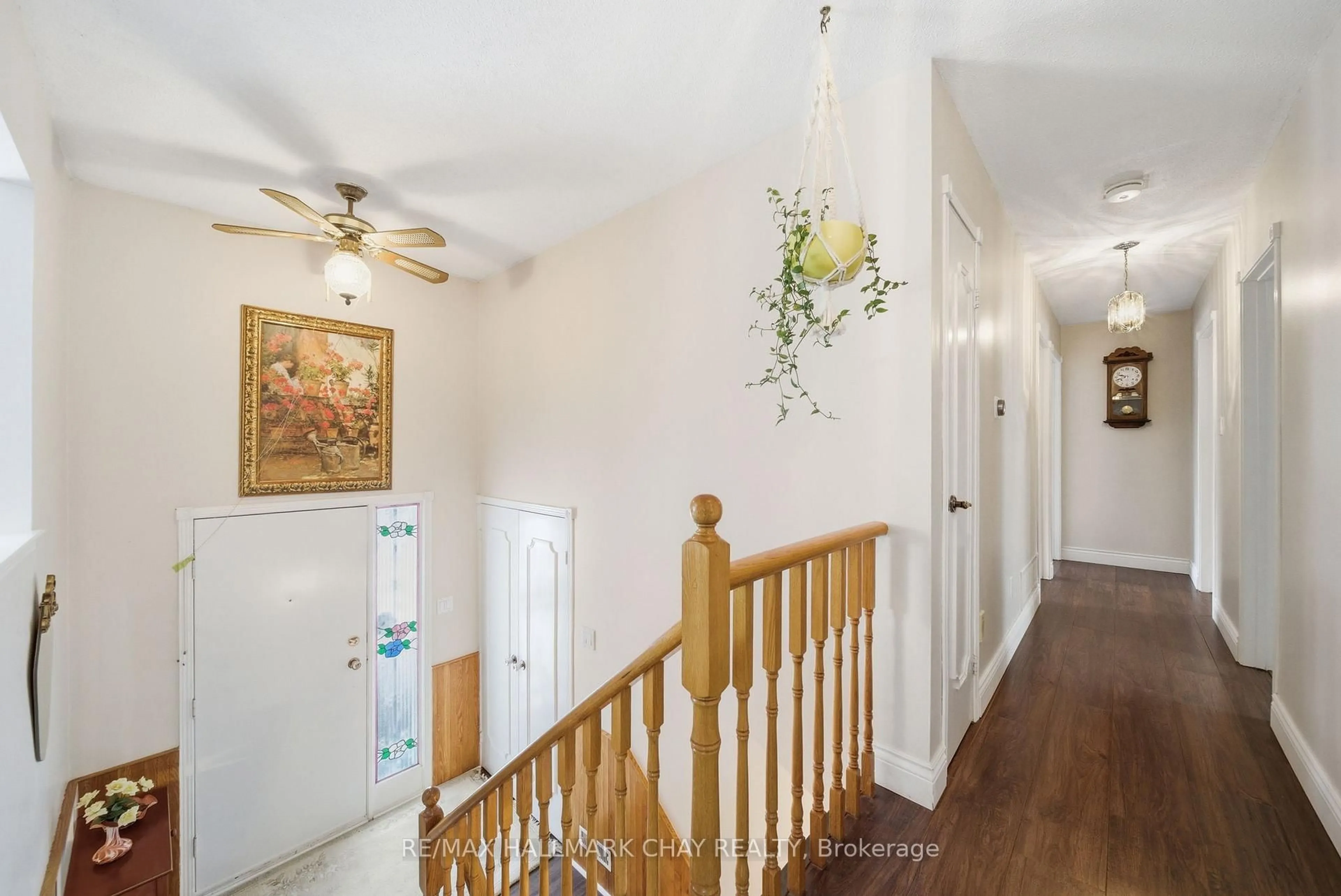 Indoor foyer for 5 Austen Lane, Barrie Ontario L4N 4V5