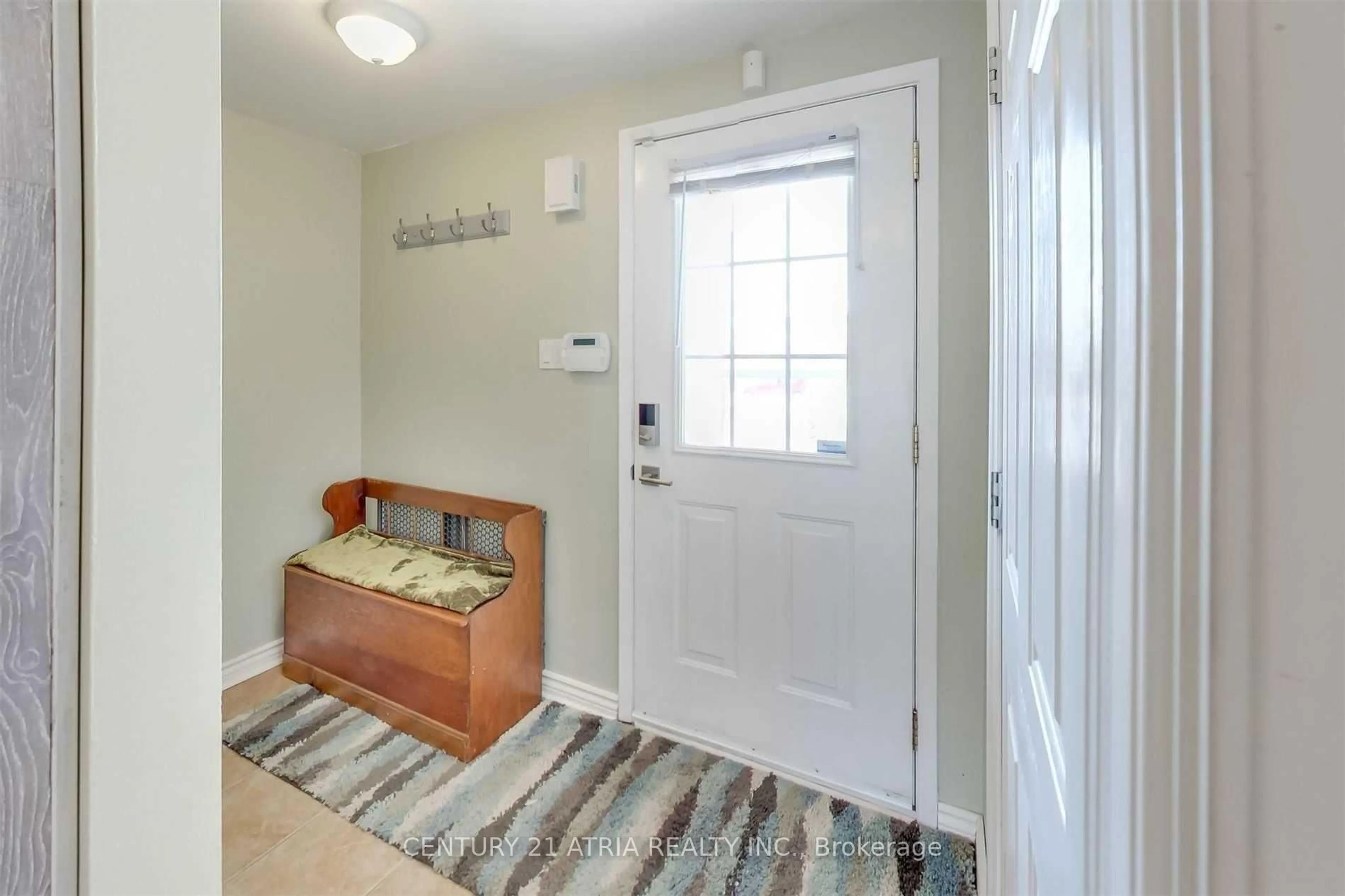 Indoor entryway for 27 Dickens Dr, Barrie Ontario L4N 5C4
