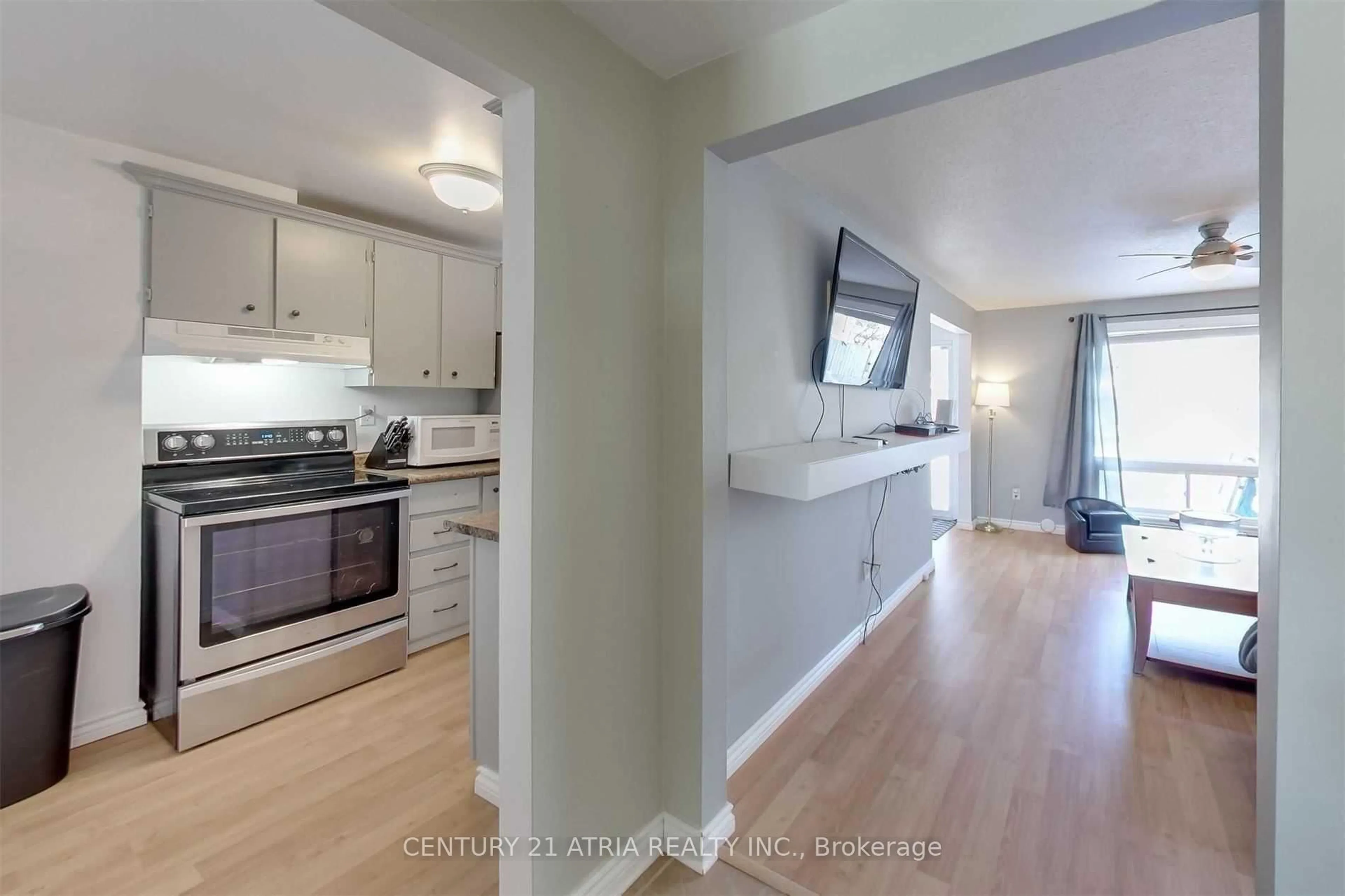 Open concept kitchen, unknown for 27 Dickens Dr, Barrie Ontario L4N 5C4