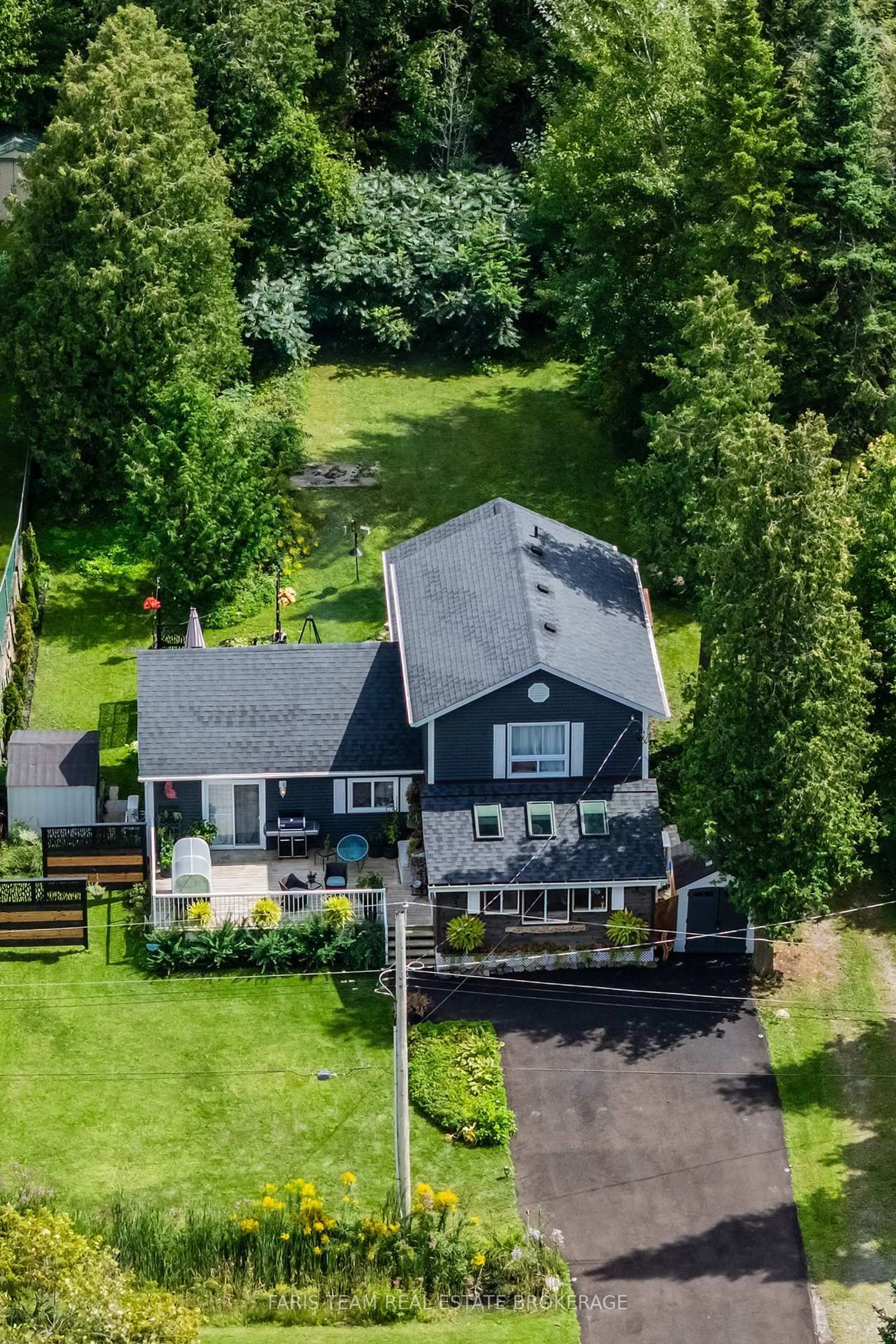 A pic from outside/outdoor area/front of a property/back of a property/a pic from drone, street for 83 King Rd, Tay Ontario L0K 2C0