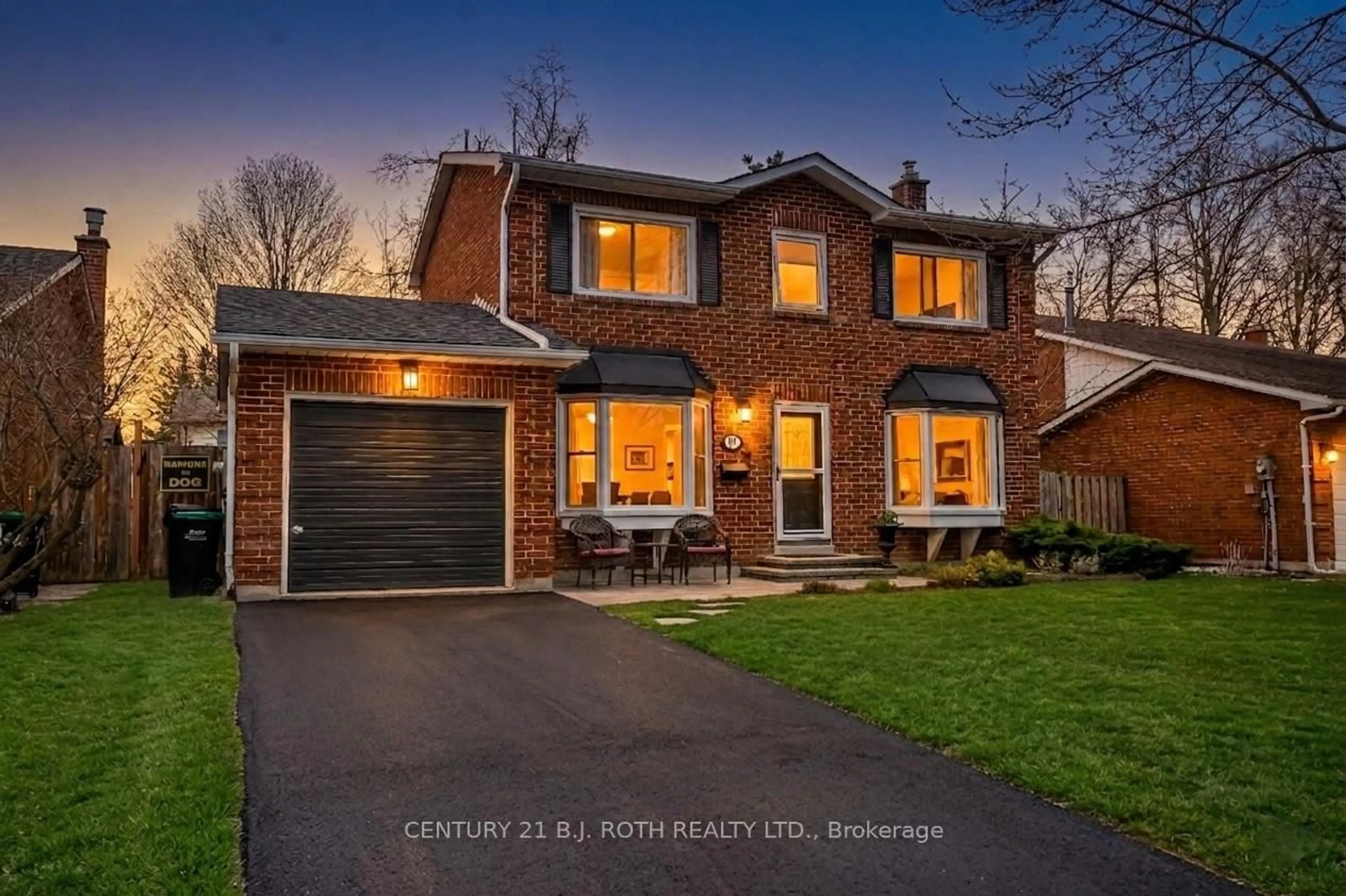 Home with brick exterior material, street for 11 Pepler Pl, Barrie Ontario L4N 5E3