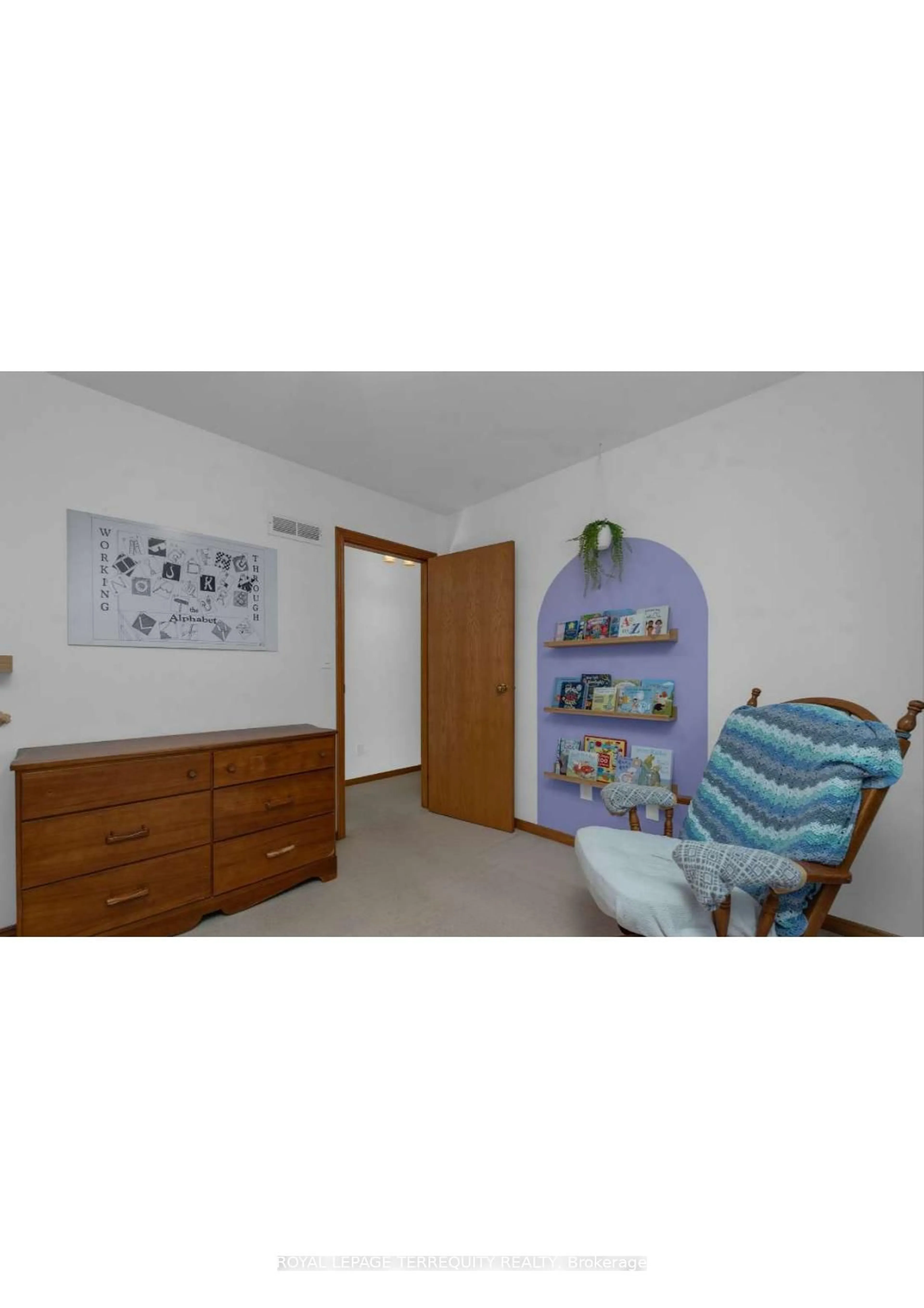 Storage room or clothes room or walk-in closet for 2668 McDonald Rd, Springwater Ontario L0L 1P0