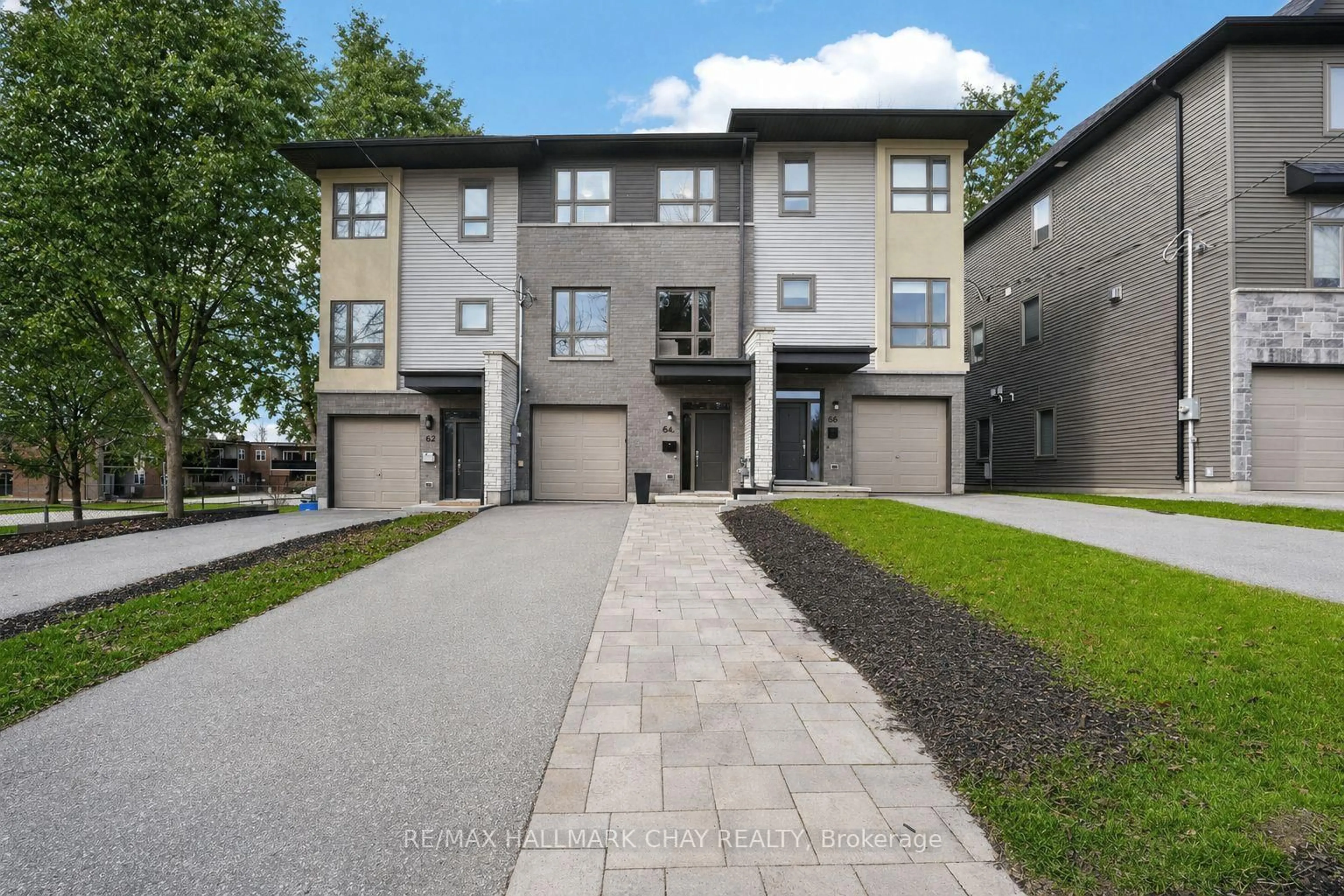 A pic from outside/outdoor area/front of a property/back of a property/a pic from drone, street for 84 Clapperton St, Barrie Ontario L4M 3G2