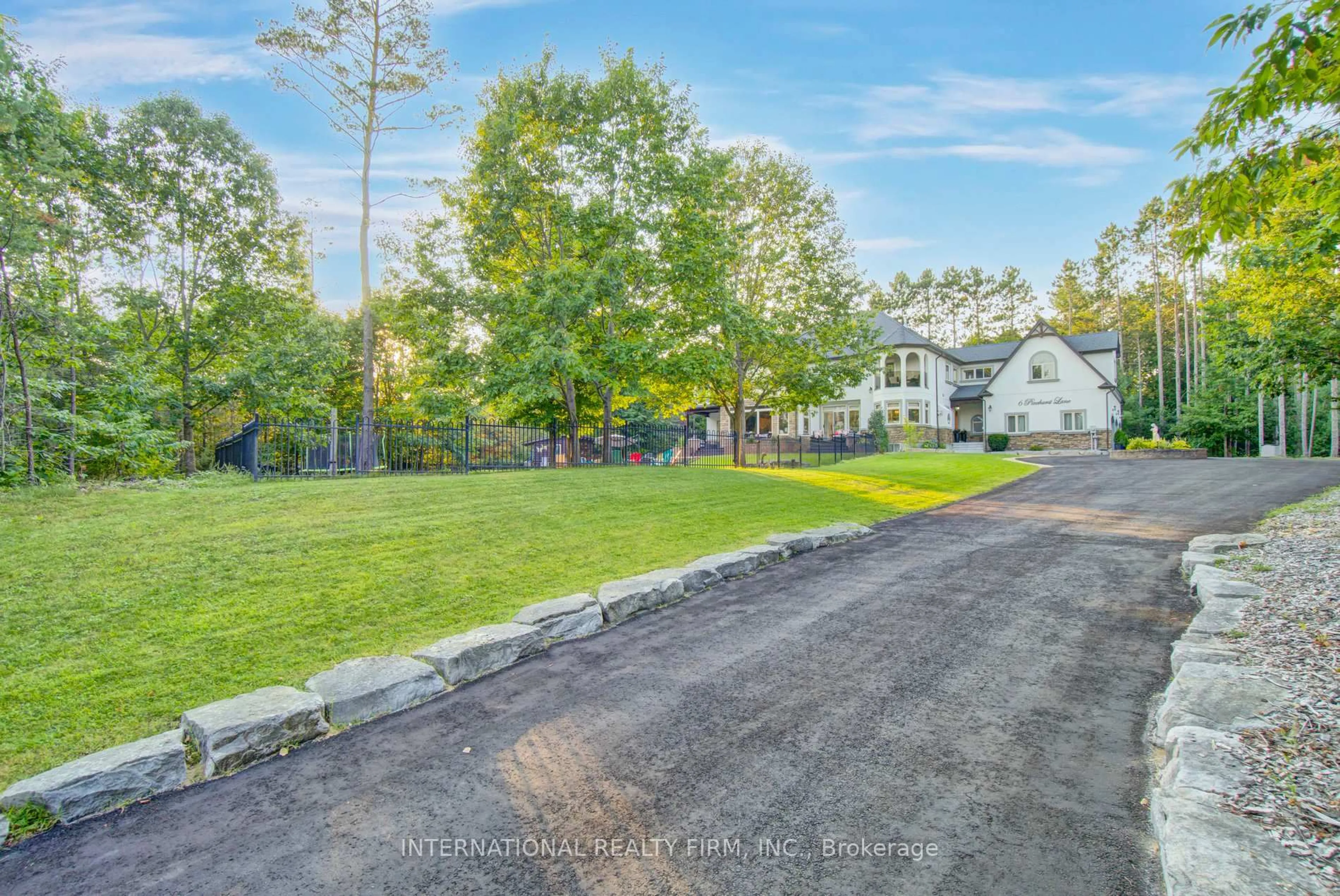 A pic from outside/outdoor area/front of a property/back of a property/a pic from drone, street for 6 Pinehurst Lane, Springwater Ontario L9X 0C7