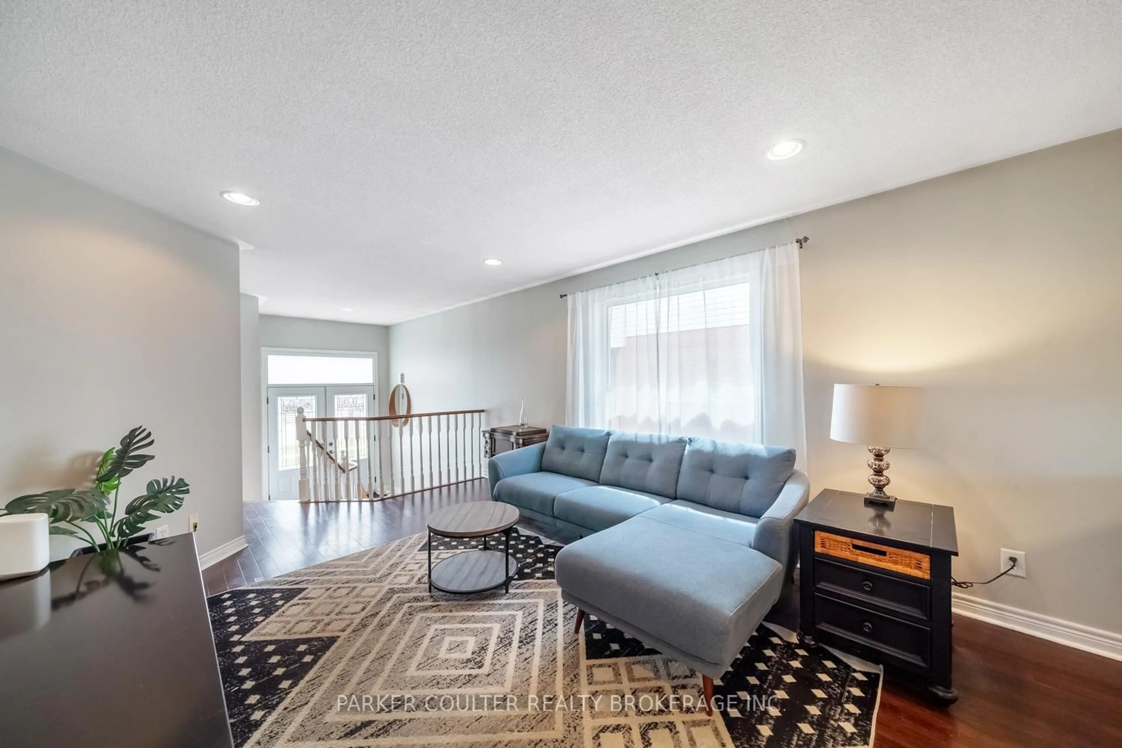 Living room with furniture, unknown for 216 Mapleton Ave, Barrie Ontario L4N 8T3