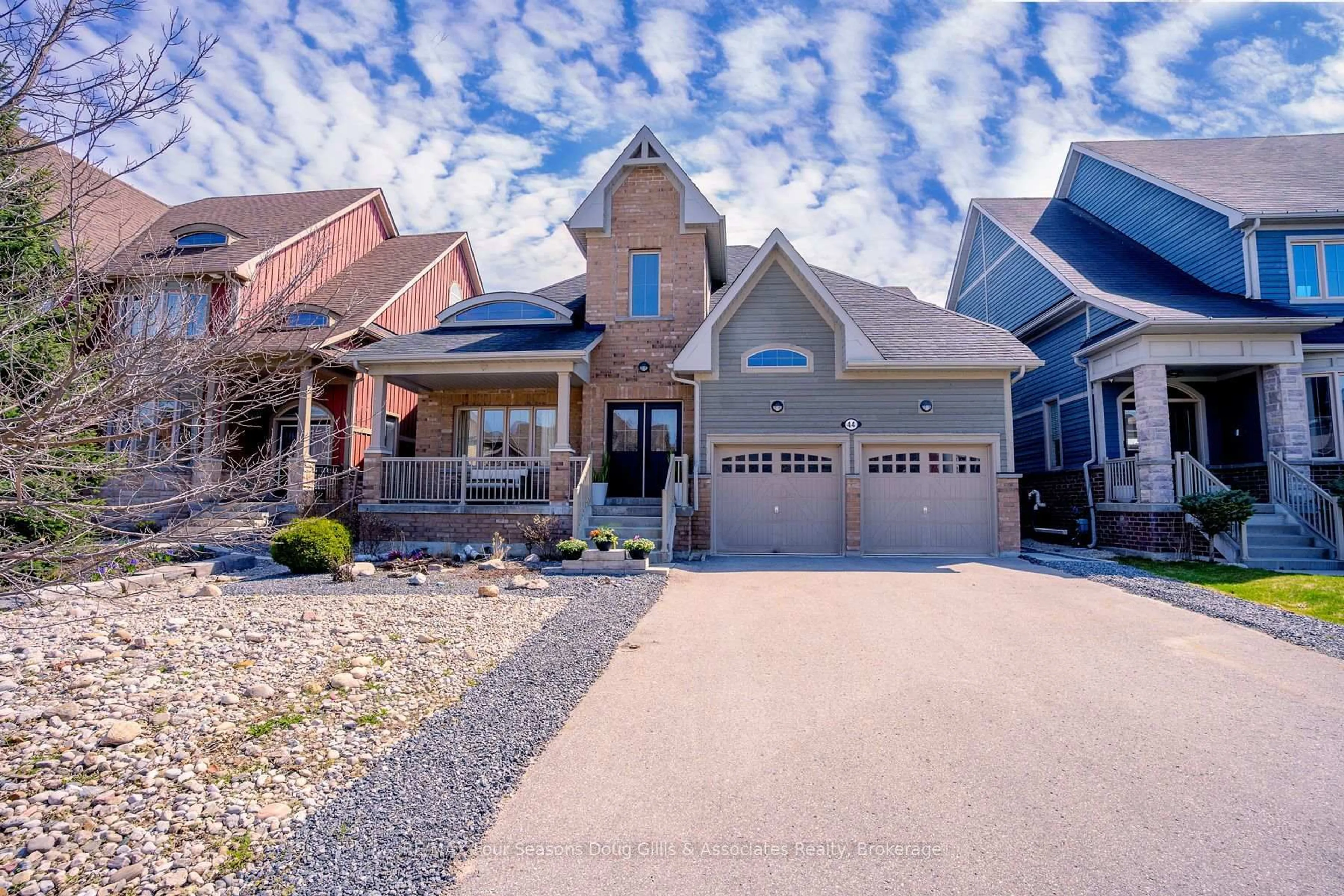 Home with brick exterior material, street for 44 Hughes St, Collingwood Ontario L9Y 0W7