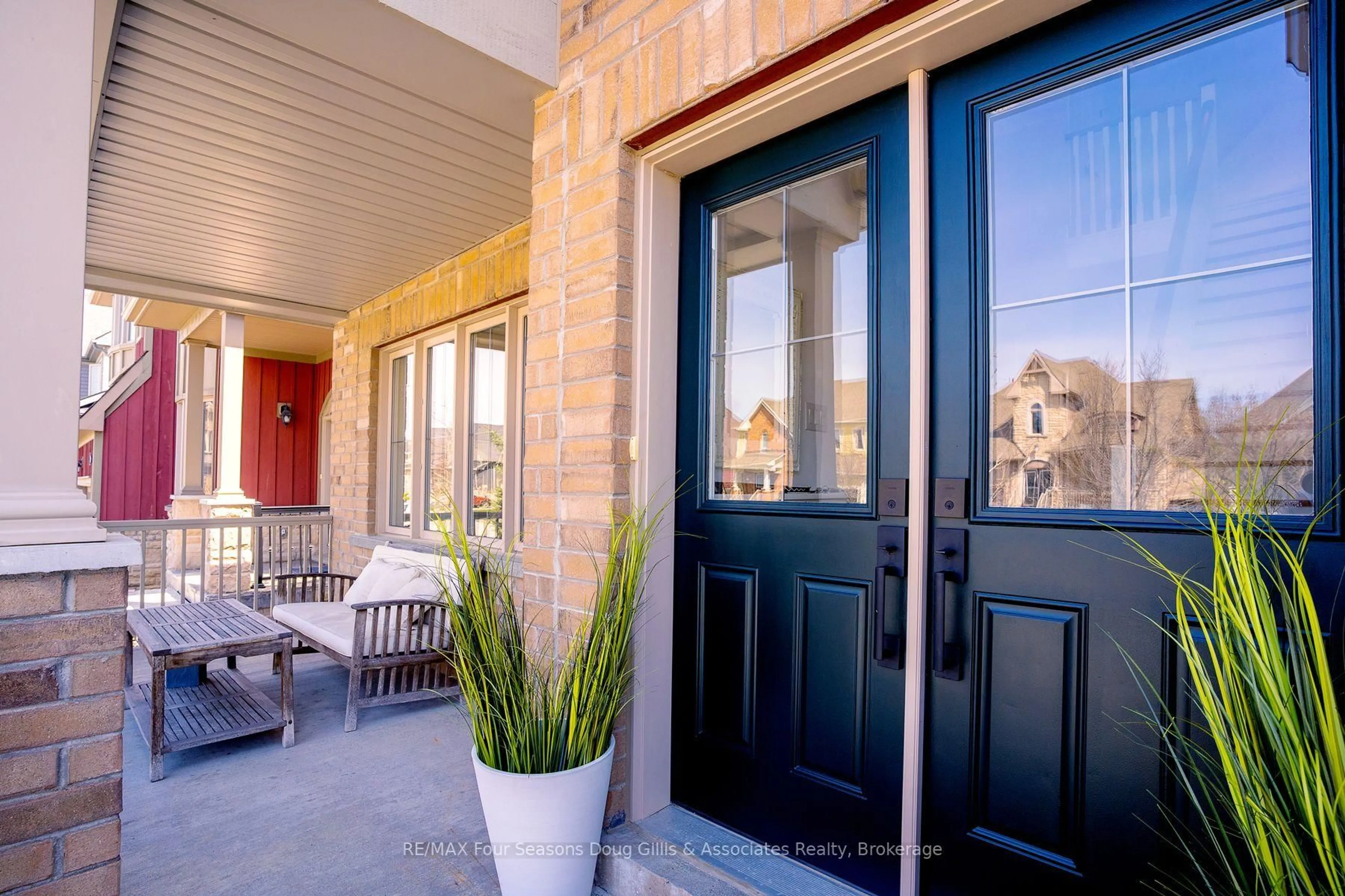 Indoor entryway for 44 Hughes St, Collingwood Ontario L9Y 0W7