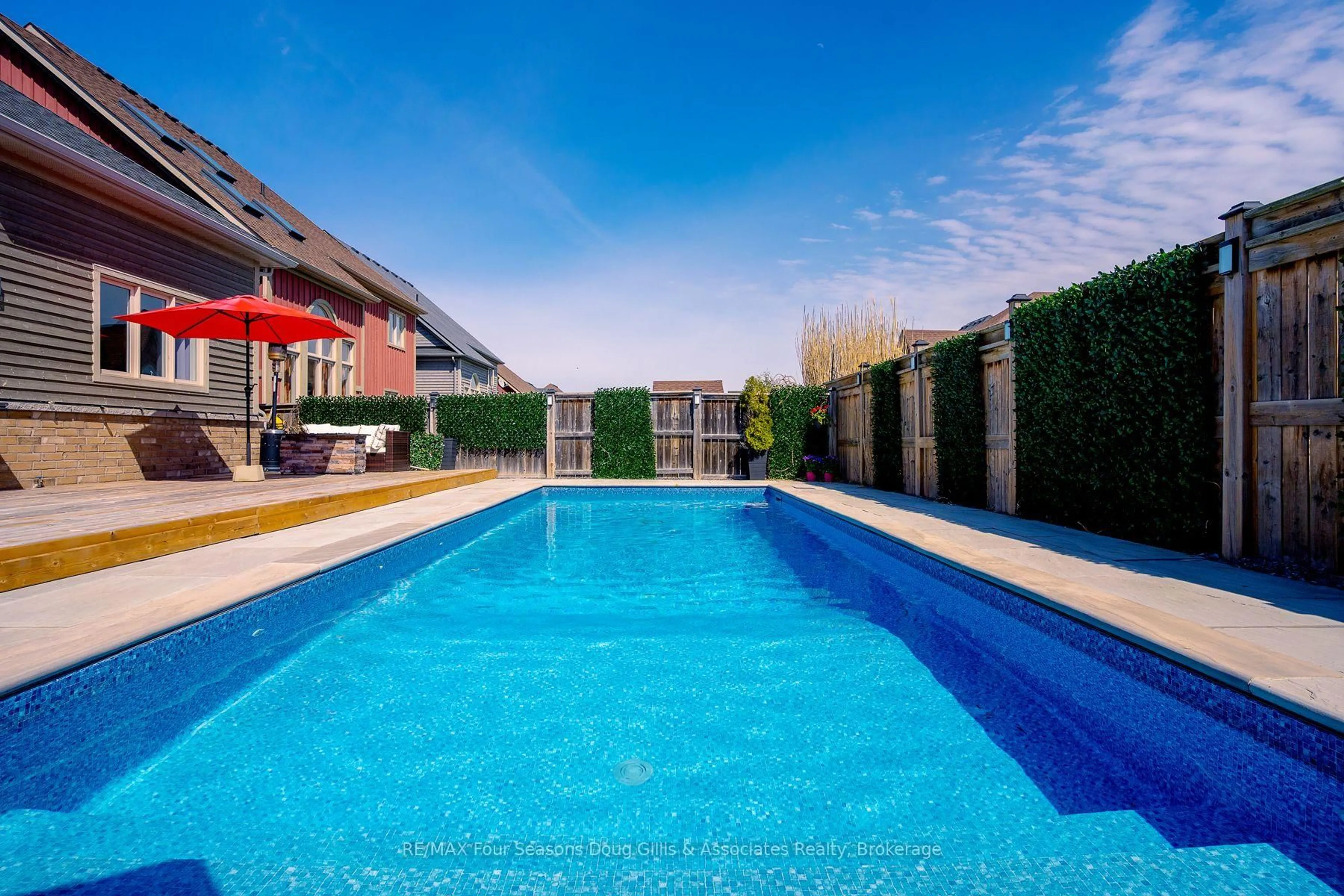 Pool for 44 Hughes St, Collingwood Ontario L9Y 0W7