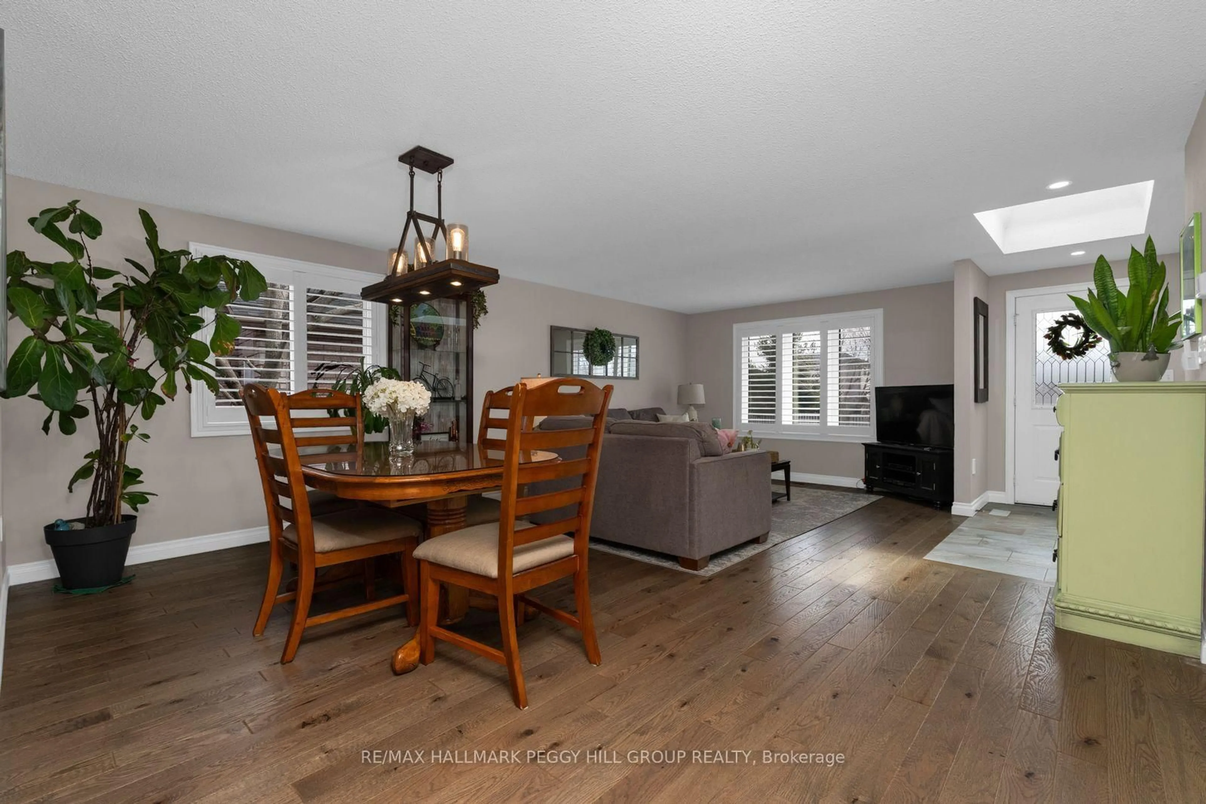 Unknown for 8 Holly Meadow Rd, Barrie Ontario L4N 8S2