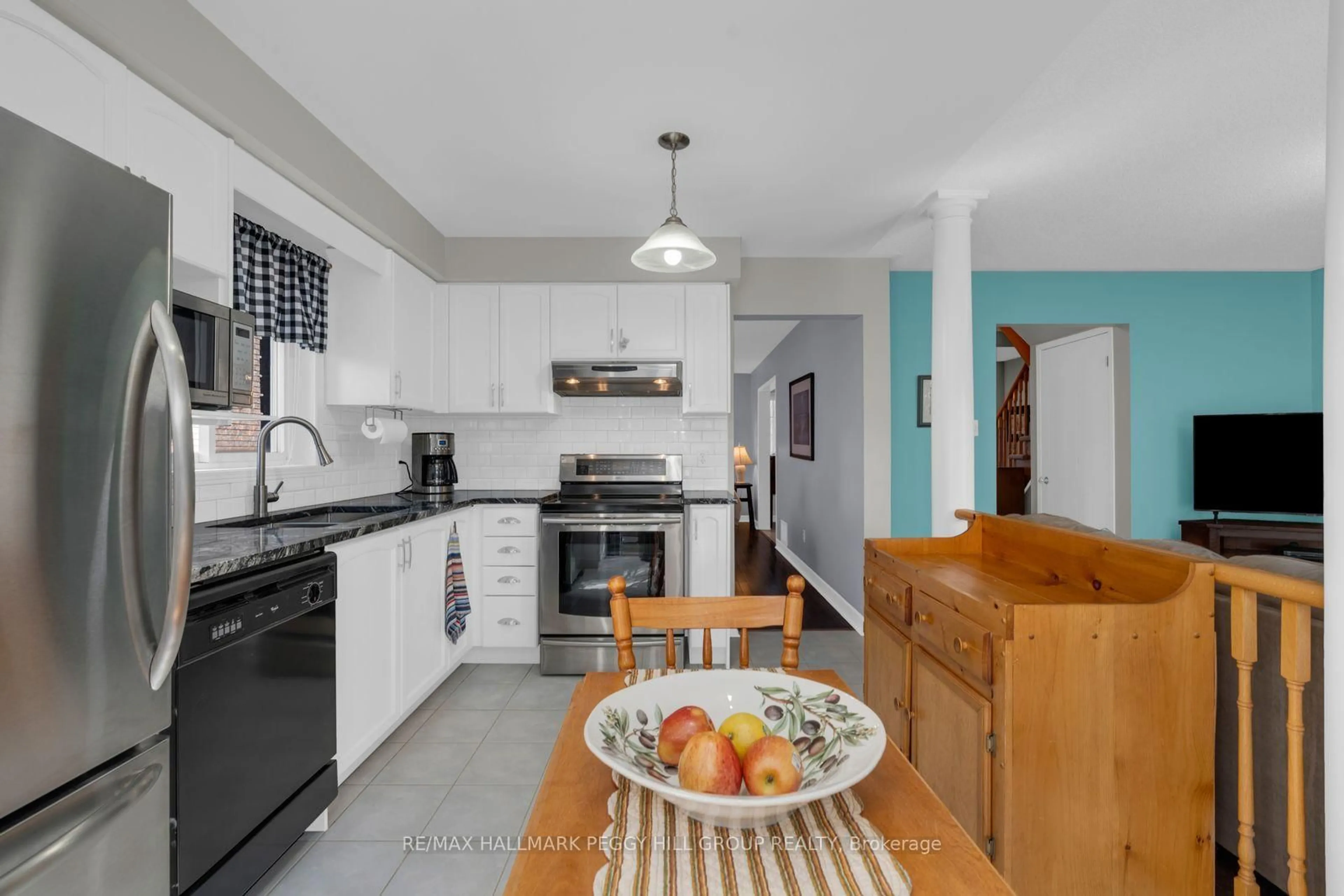 Standard kitchen, unknown for 11 Hodgson Dr, Barrie Ontario L4N 7Y2
