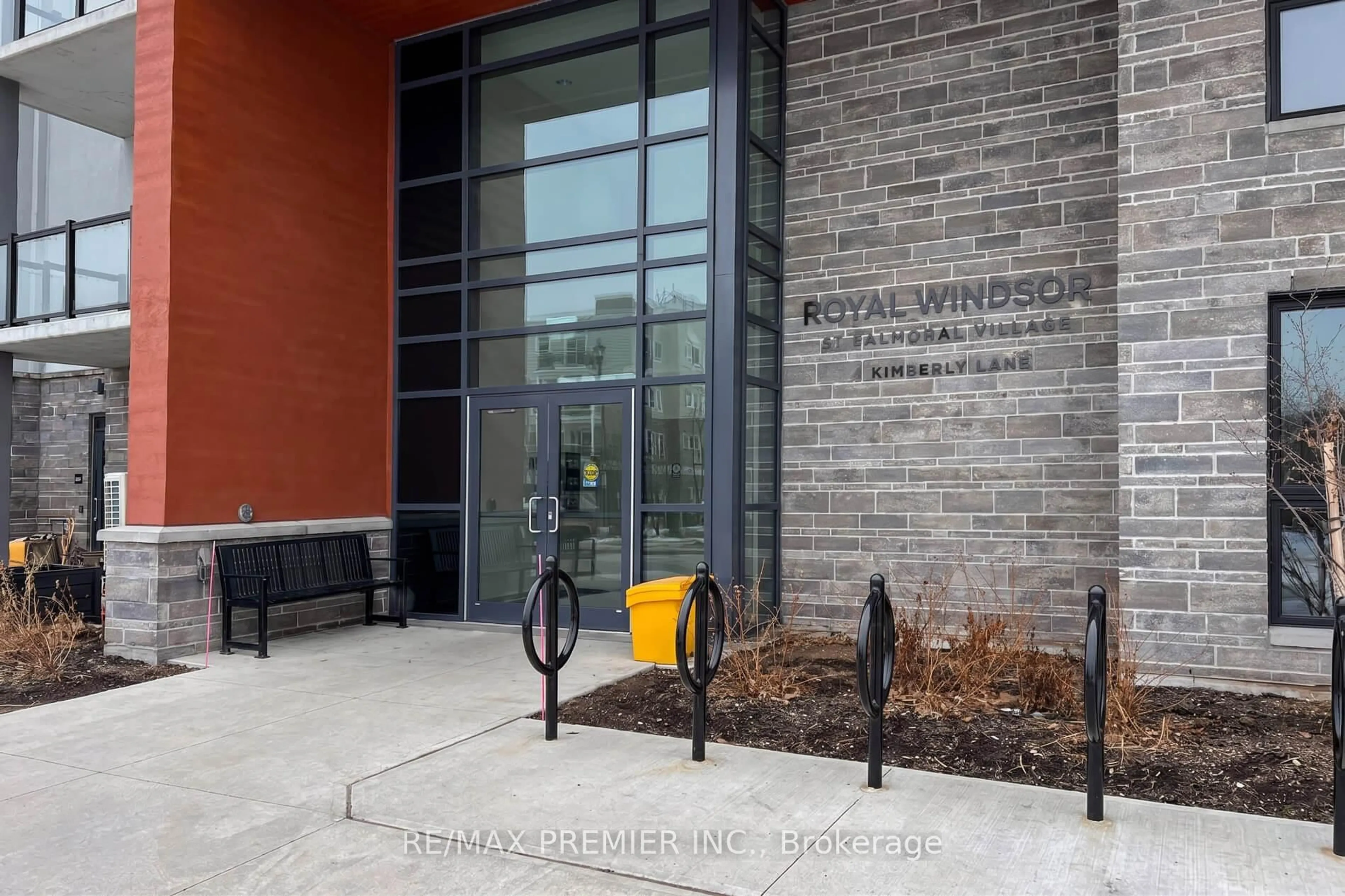 Indoor foyer for 4 Kimberly Lane #120, Collingwood Ontario L9Y 5B4