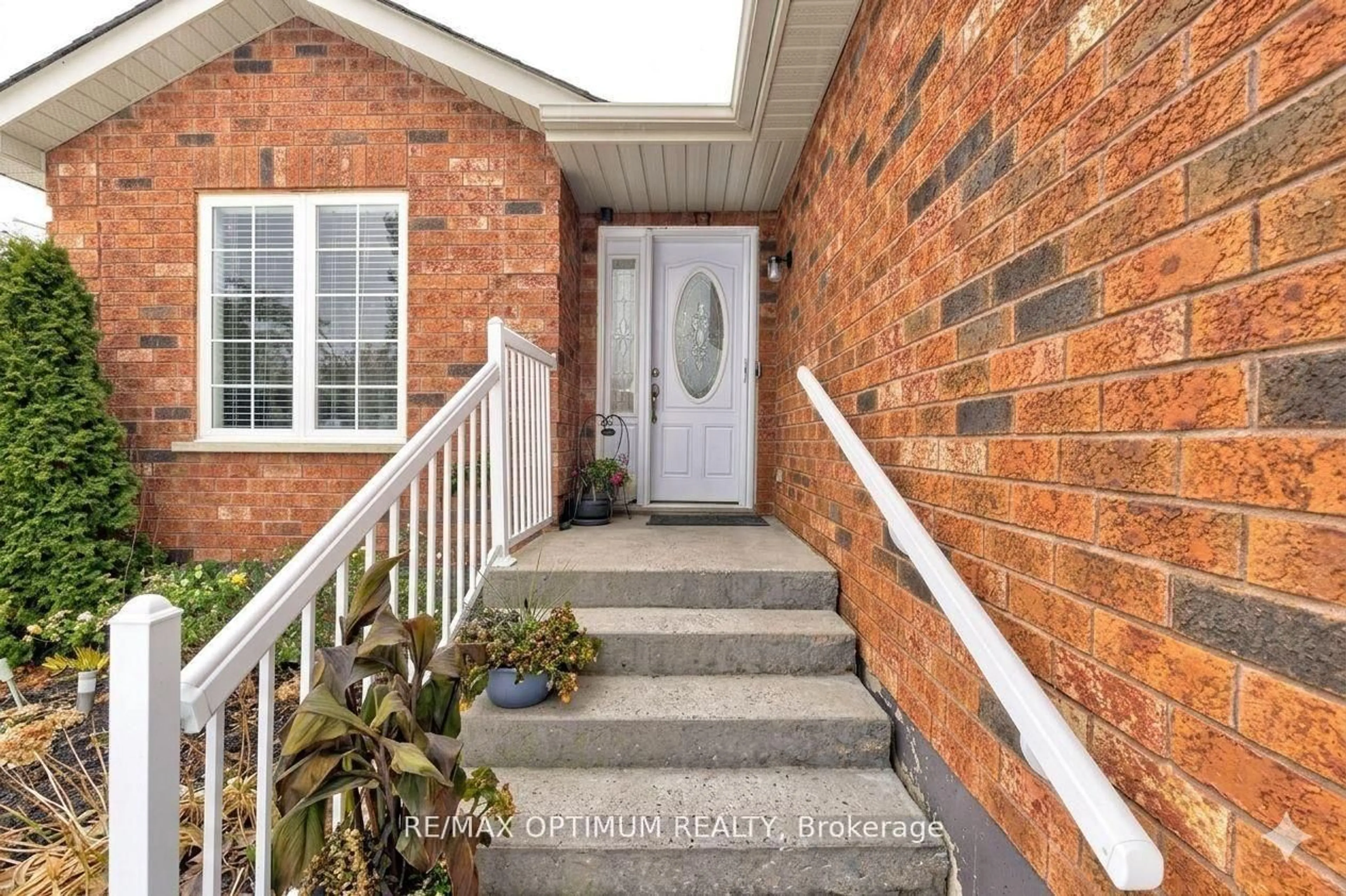 Unknown for 177 Hanmer St, Barrie Ontario L4M 6W6