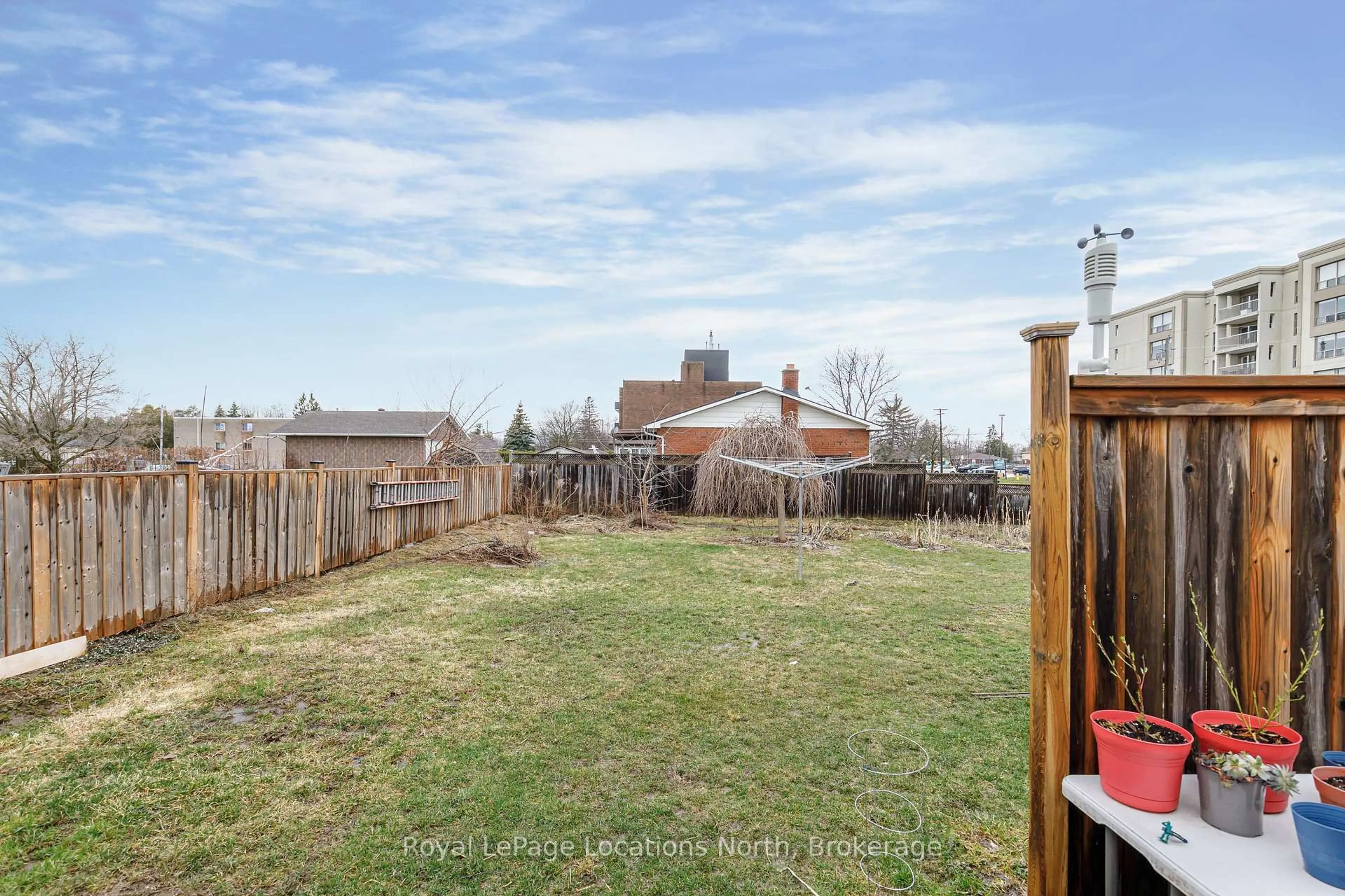 Unknown for 594 Oak St, Collingwood Ontario L9Y 2Z1