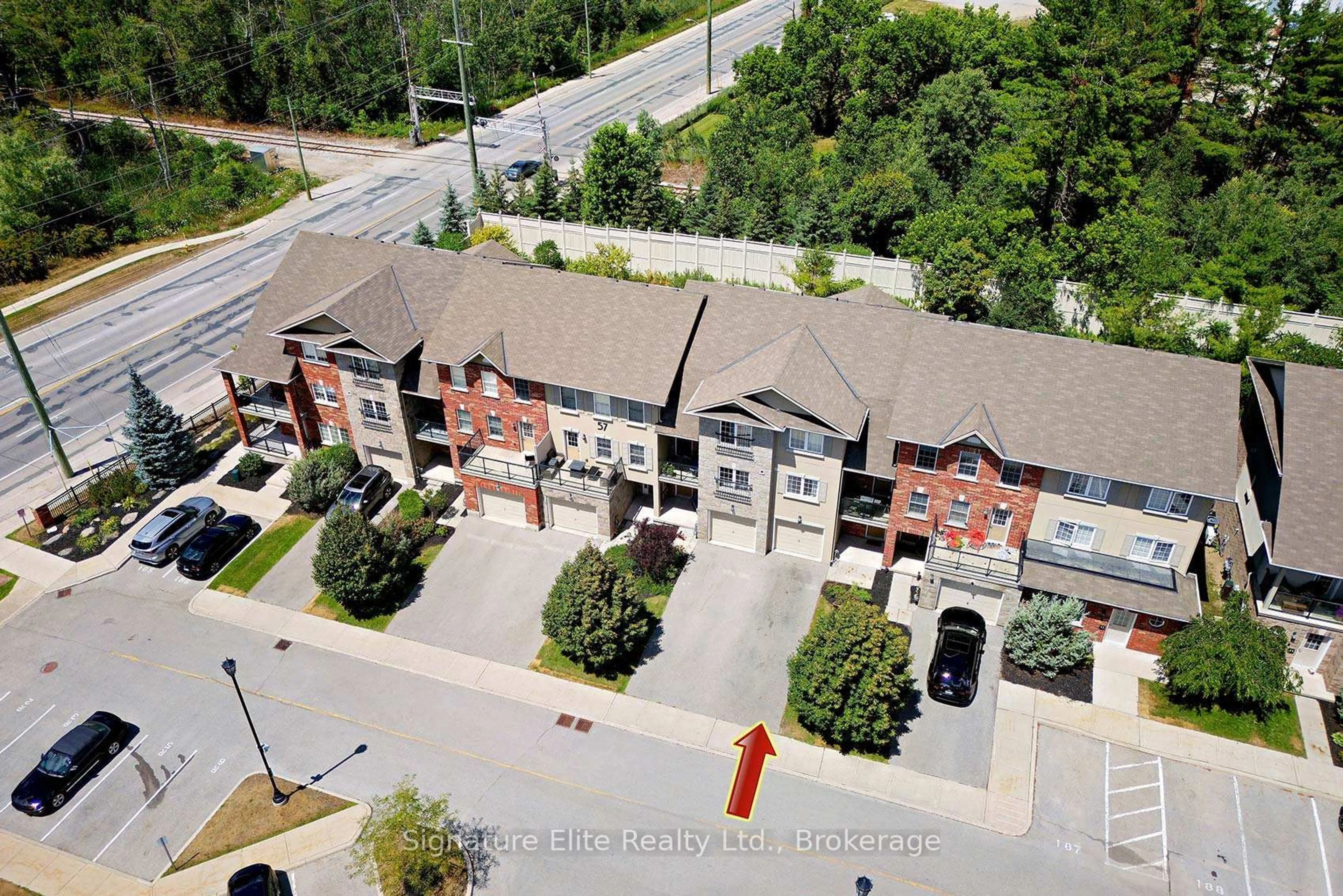 A pic from outside/outdoor area/front of a property/back of a property/a pic from drone, unknown for 57 Ferndale Dr #7, Barrie Ontario L4N 5T6