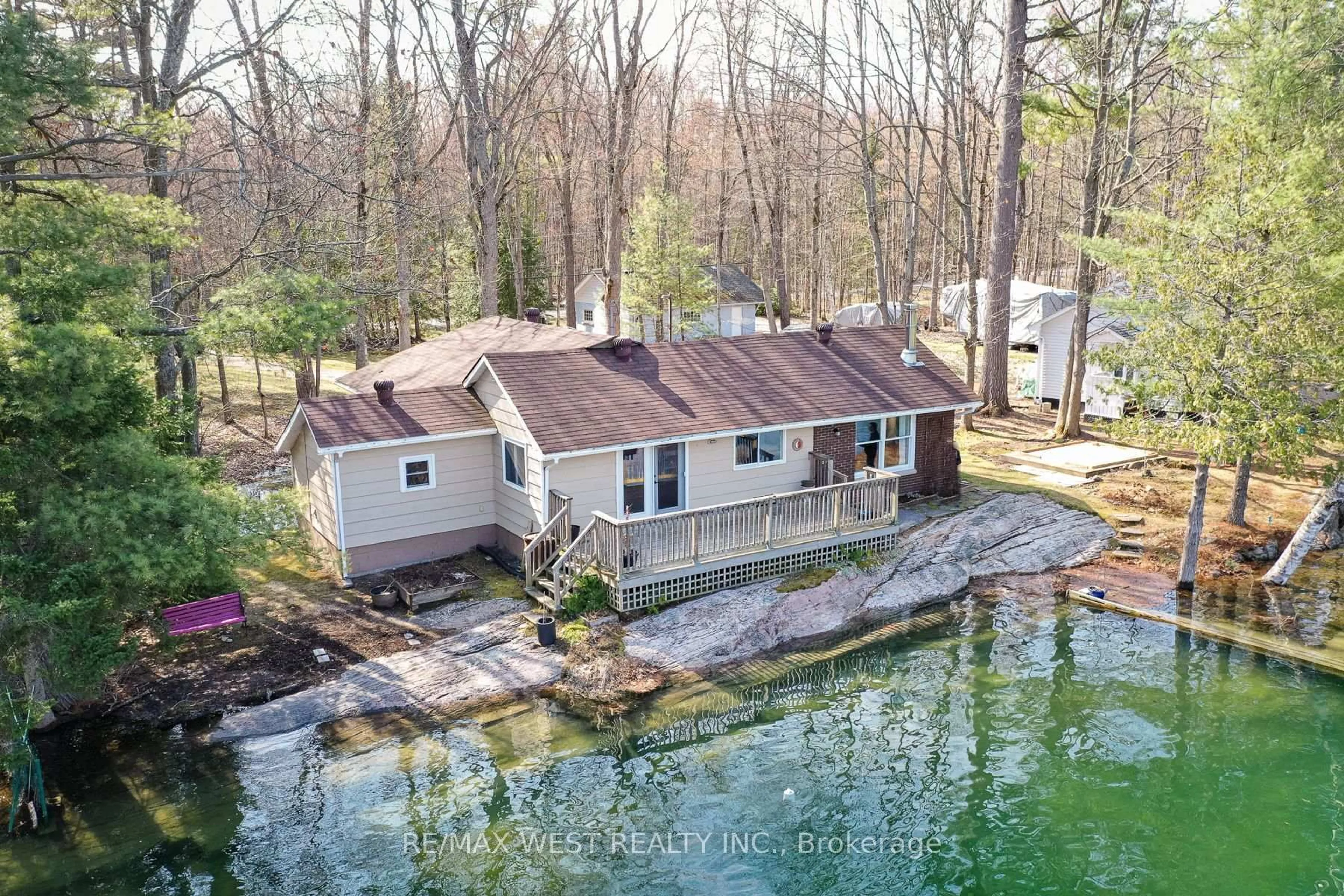 A pic from outside/outdoor area/front of a property/back of a property/a pic from drone, water/lake/river/ocean view for 8060 Oakridge Dr, Ramara Ontario L0K 2B0