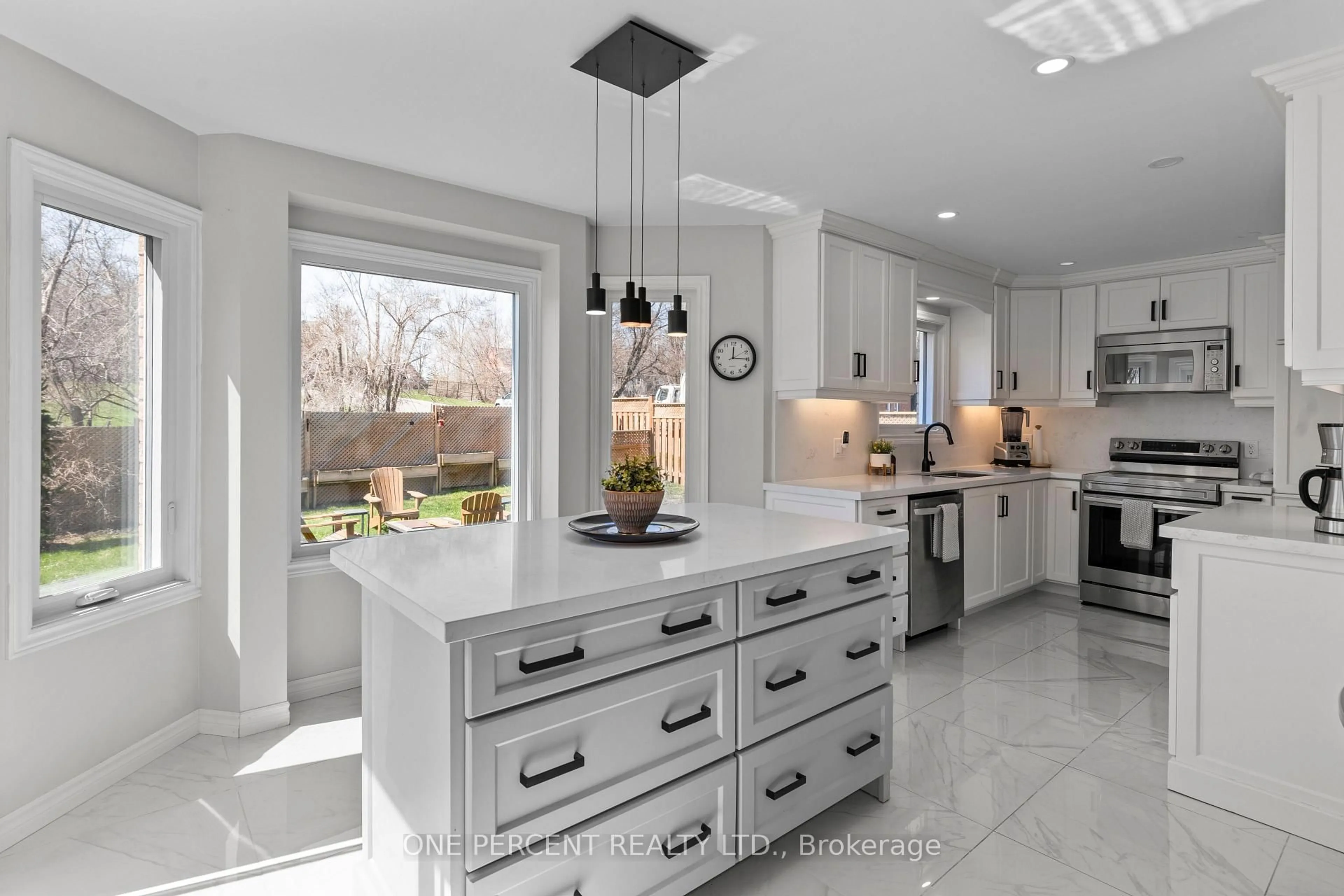 Contemporary kitchen, ceramic/tile floor for 1 Dixon Crt, Barrie Ontario L4N 7H1