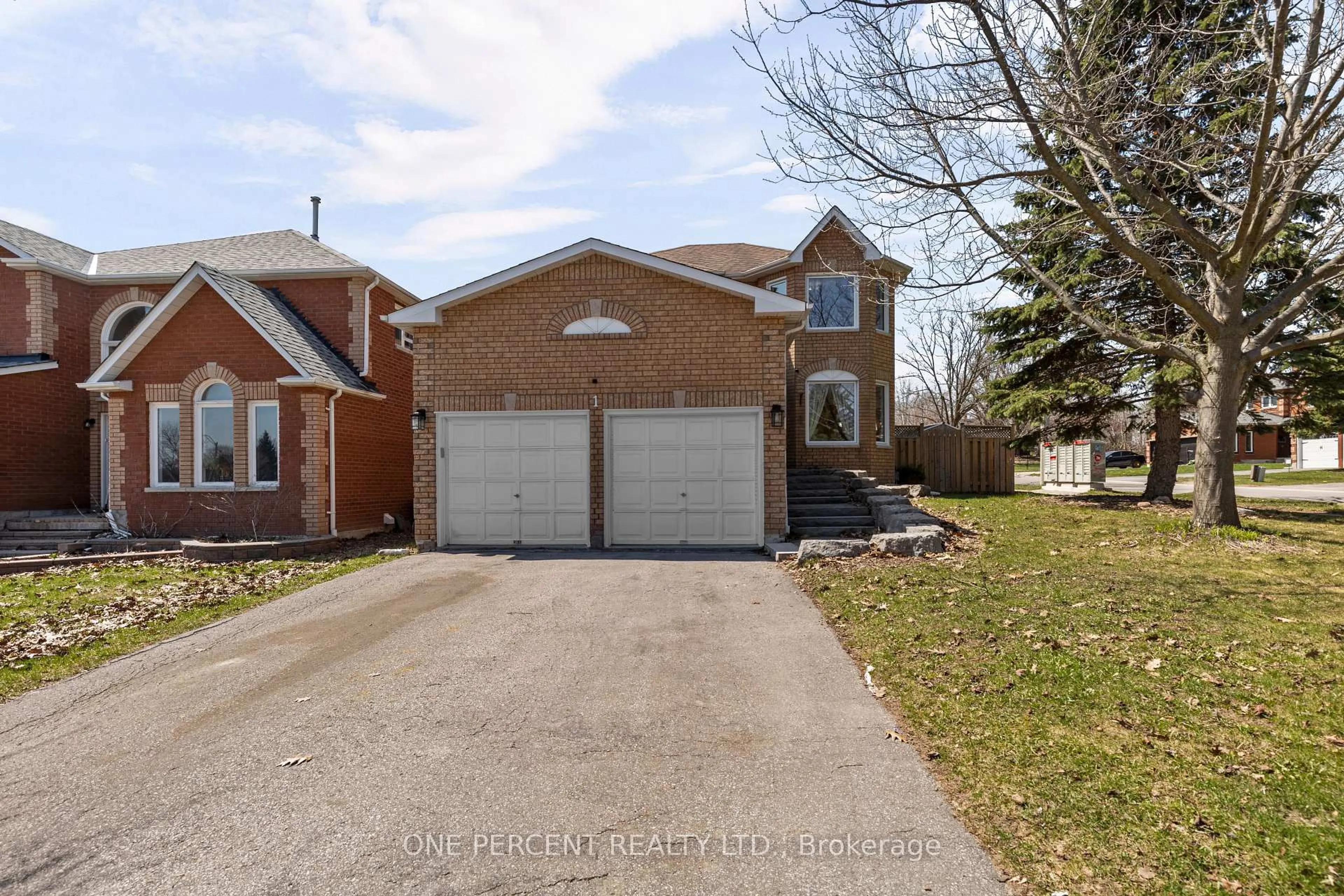 Home with brick exterior material, street for 1 Dixon Crt, Barrie Ontario L4N 7H1