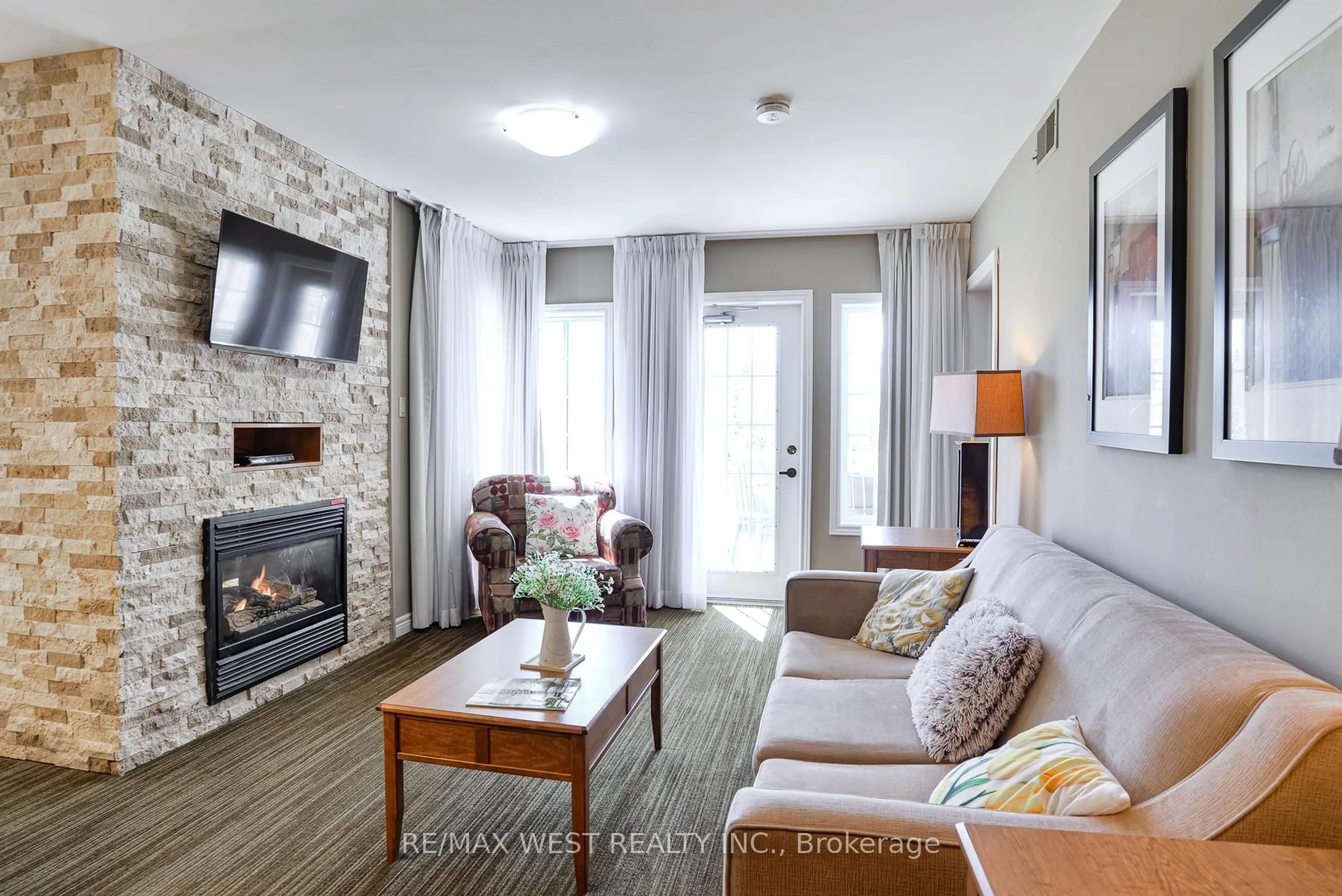 Living room with furniture, unknown for 90 Highland Dr #2076-77, Oro-Medonte Ontario L0L 2L0