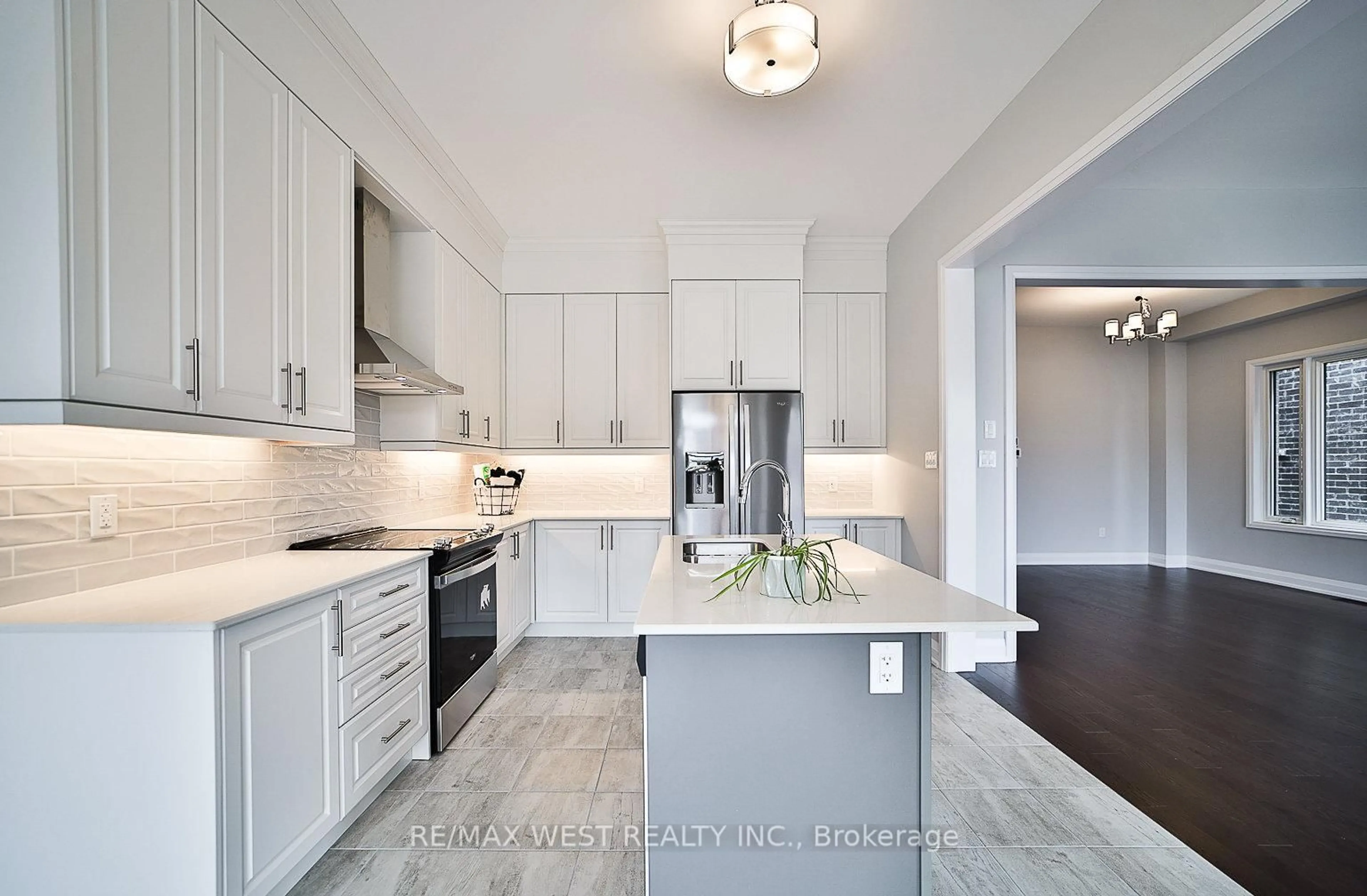 Contemporary kitchen, ceramic/tile floor for 14 Periwinkle Rd, Springwater Ontario L0L 1Y3