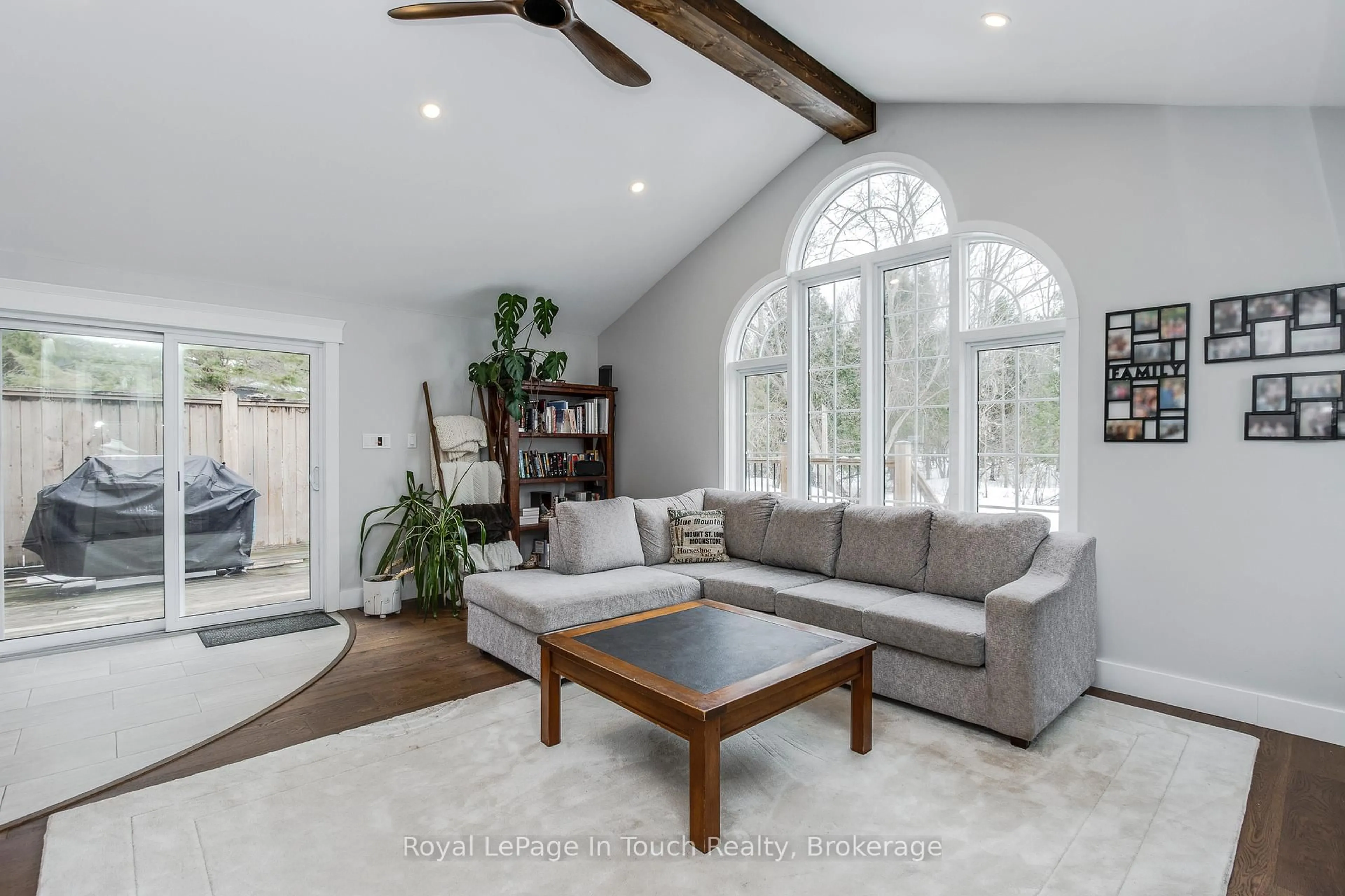 Living room with furniture, unknown for 1130 Marcellus Dr, Midland Ontario L4R 5J1