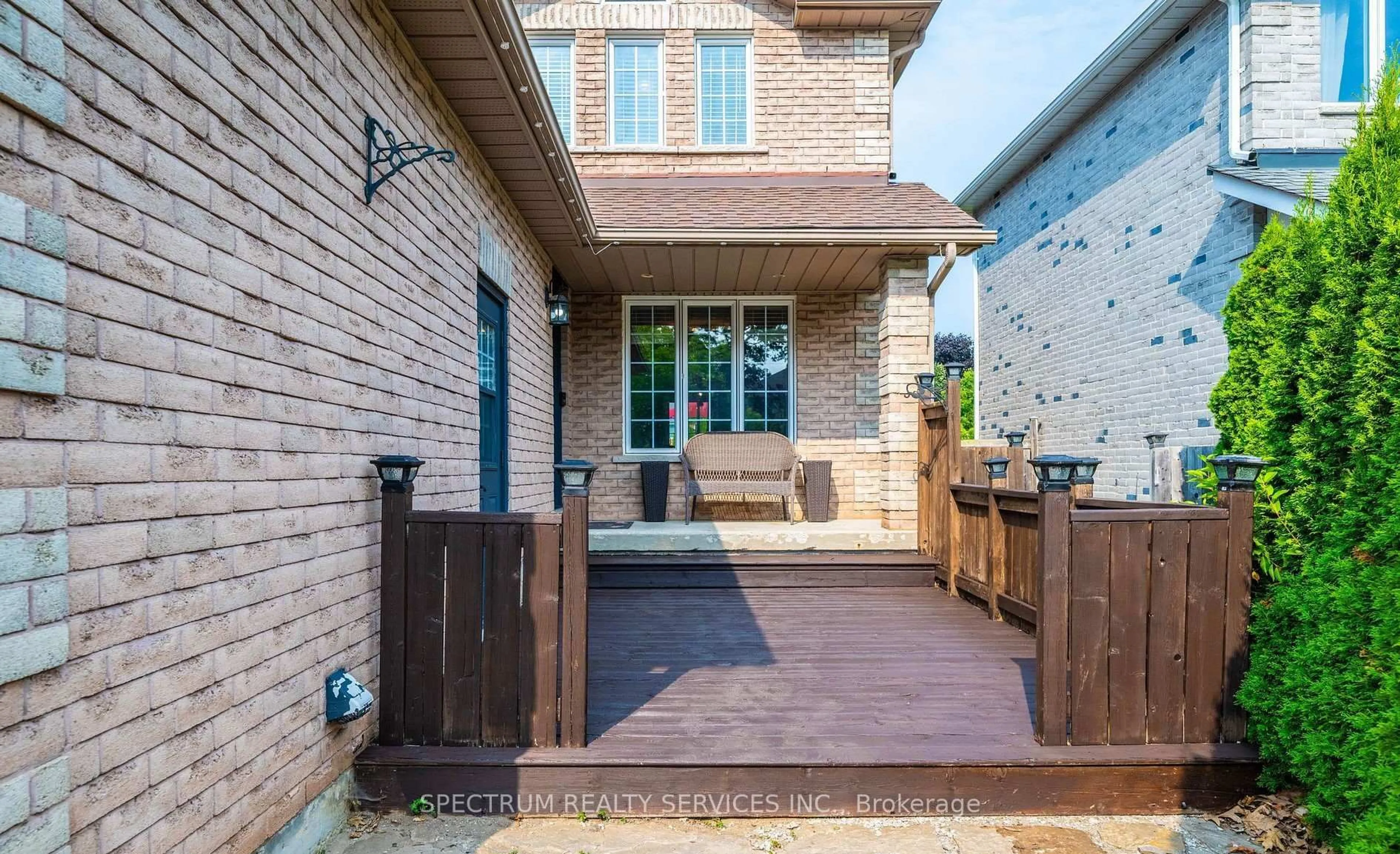 Patio, street for 54 Northview Cres, Barrie Ontario L4N 9T4