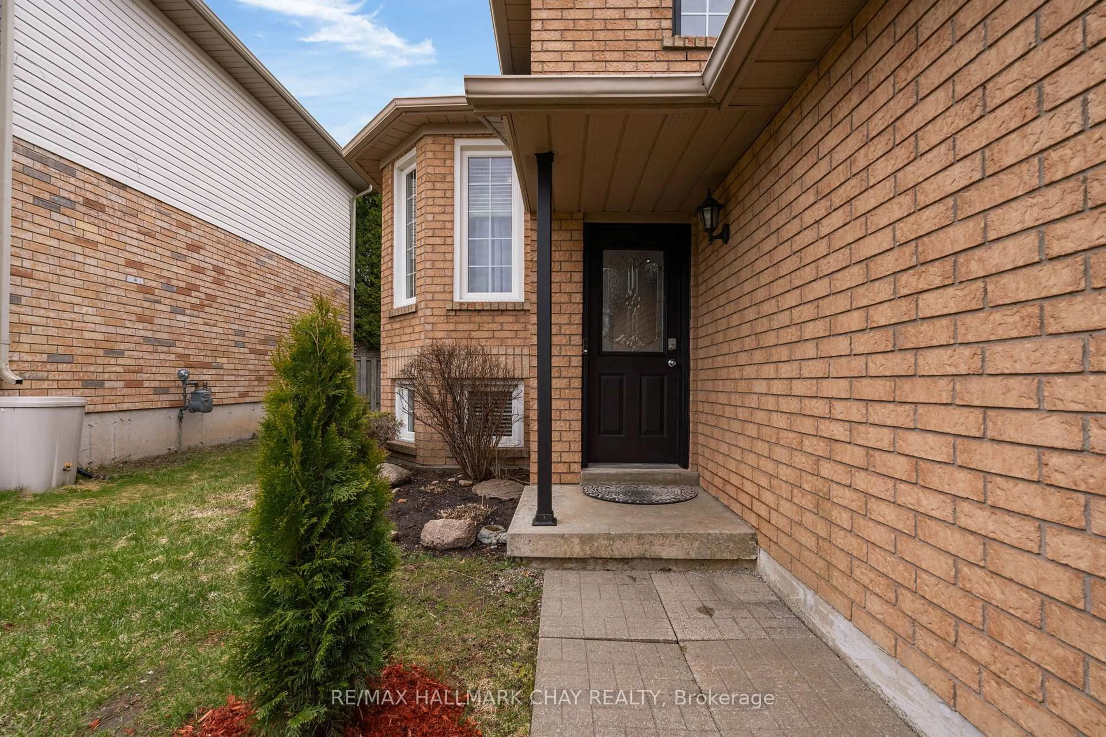 Home with brick exterior material, street for 222 Wessenger Dr, Barrie Ontario L4N 8R4