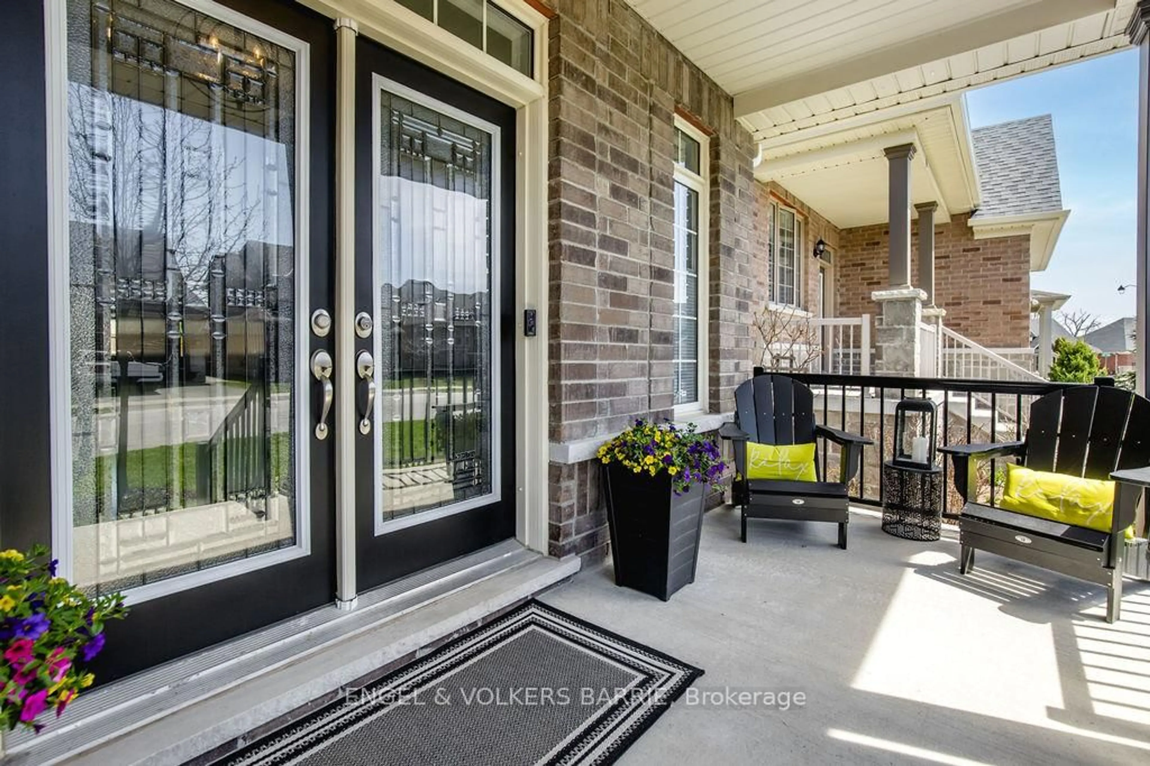 Indoor entryway for 14 Oliver's Mill Rd, Springwater Ontario L9X 0S6