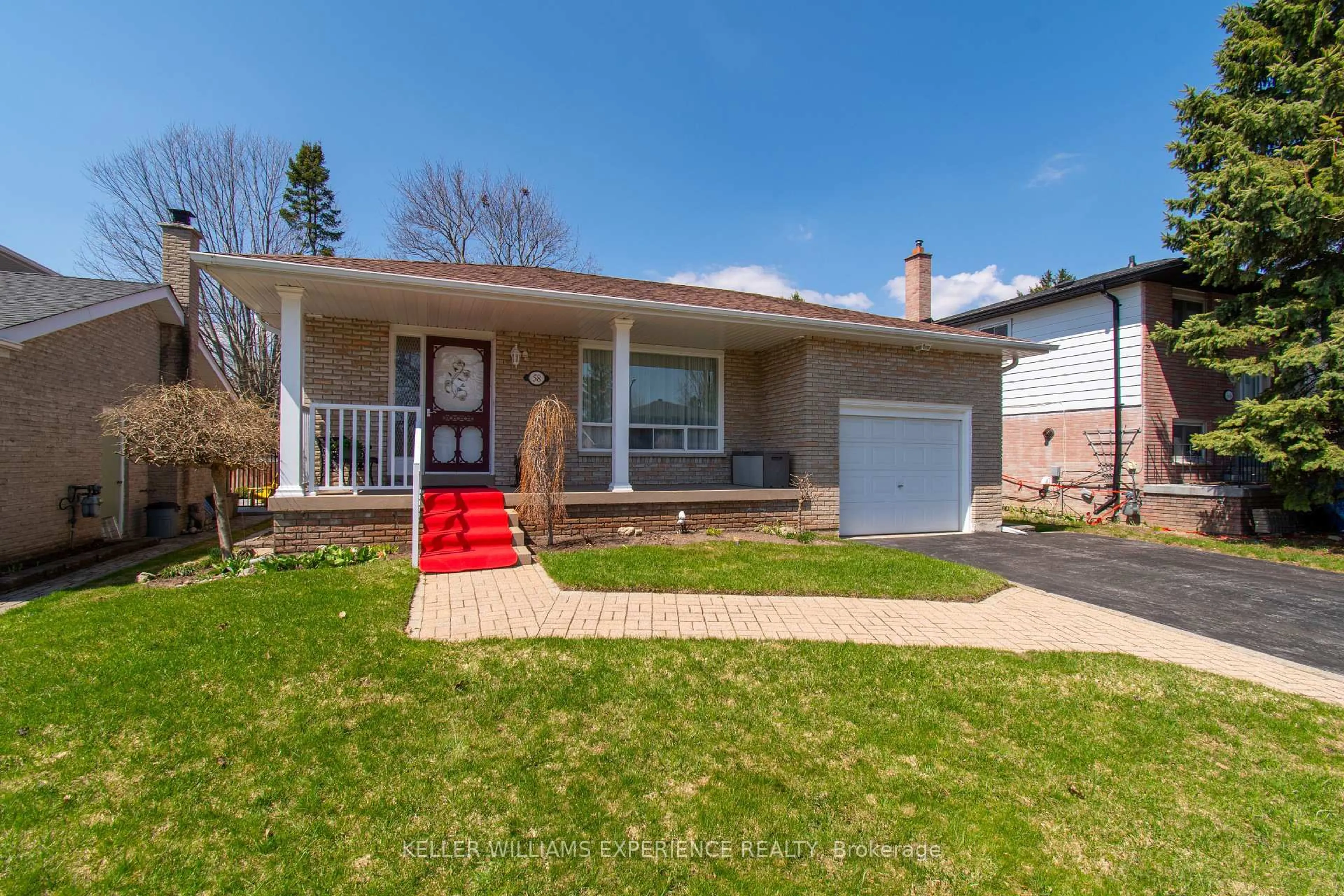 Home with vinyl exterior material, street for 58 Varden Cres, Barrie Ontario L4M 4P3