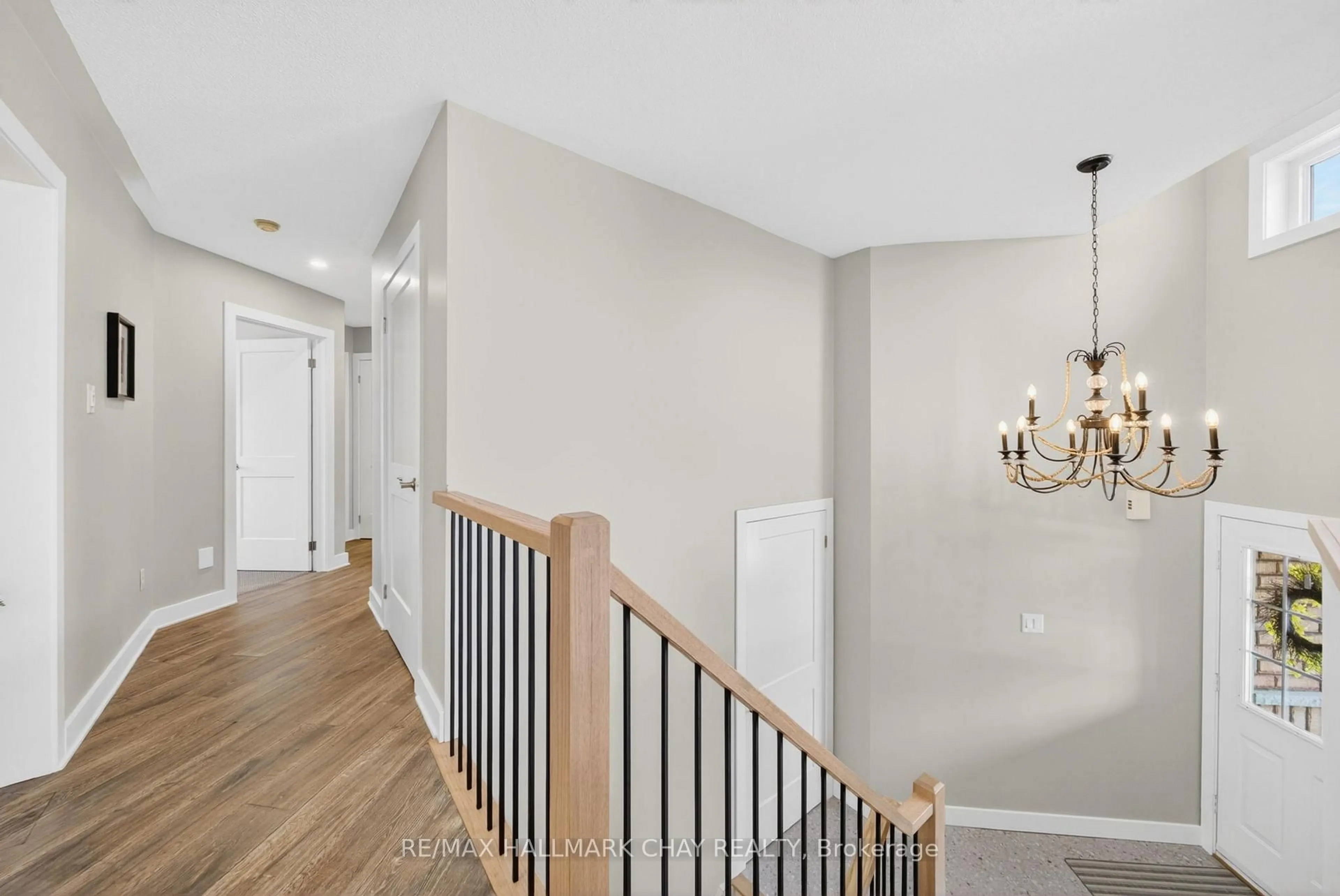 Indoor entryway for 51 Mcdermitt Tr, Tay Ontario L0K 2A0