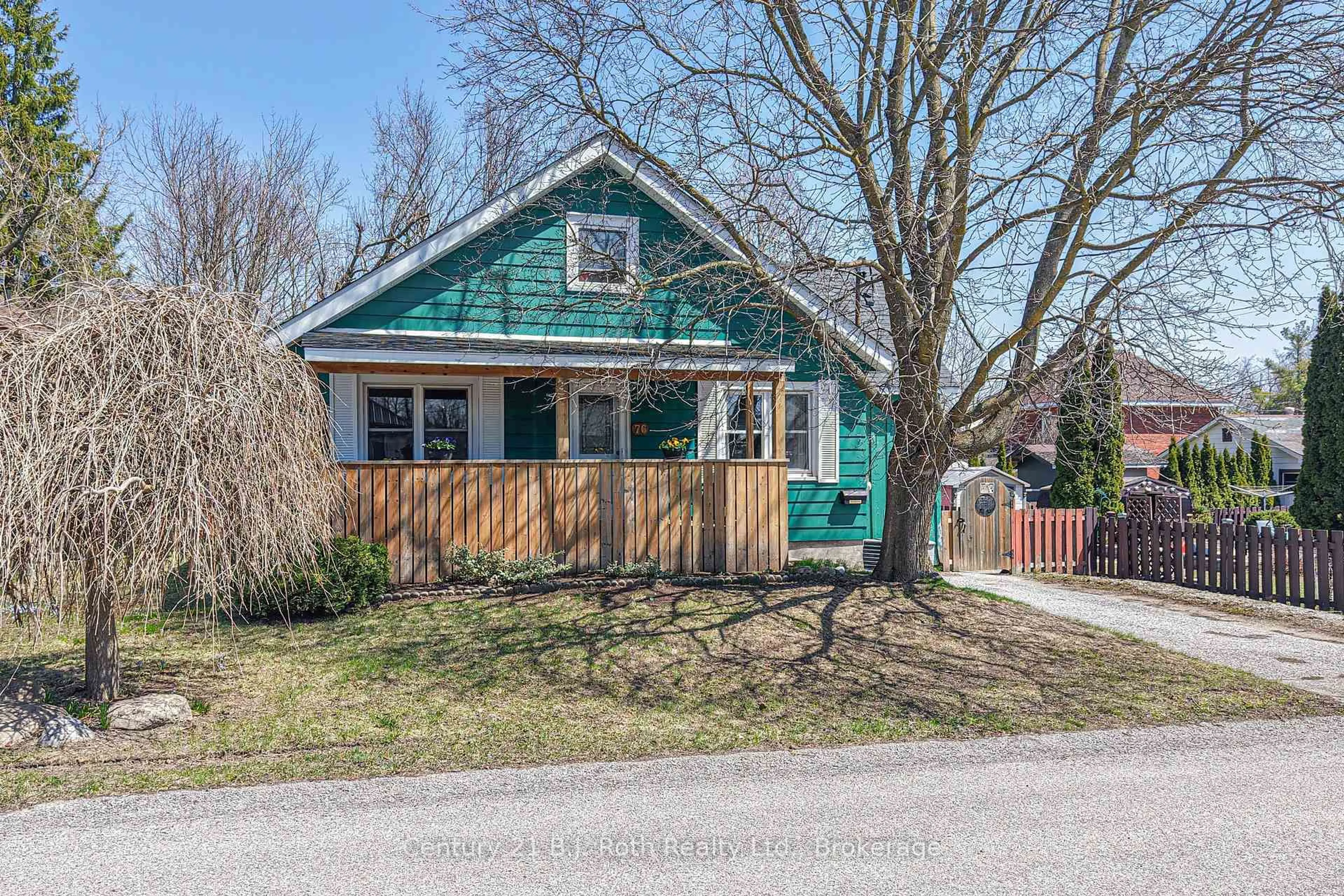Shed for 76 McKenzie St, Orillia Ontario L3V 6A7