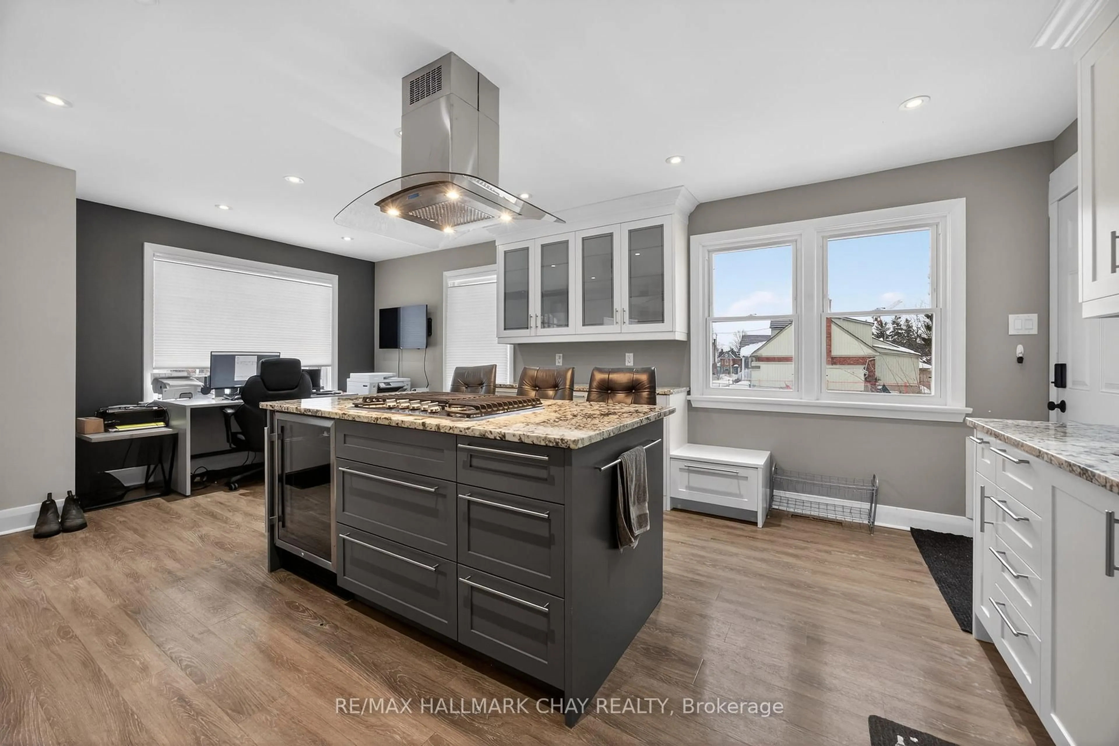 Open concept kitchen, unknown for 68 Drury Lane, Barrie Ontario L4M 3C8