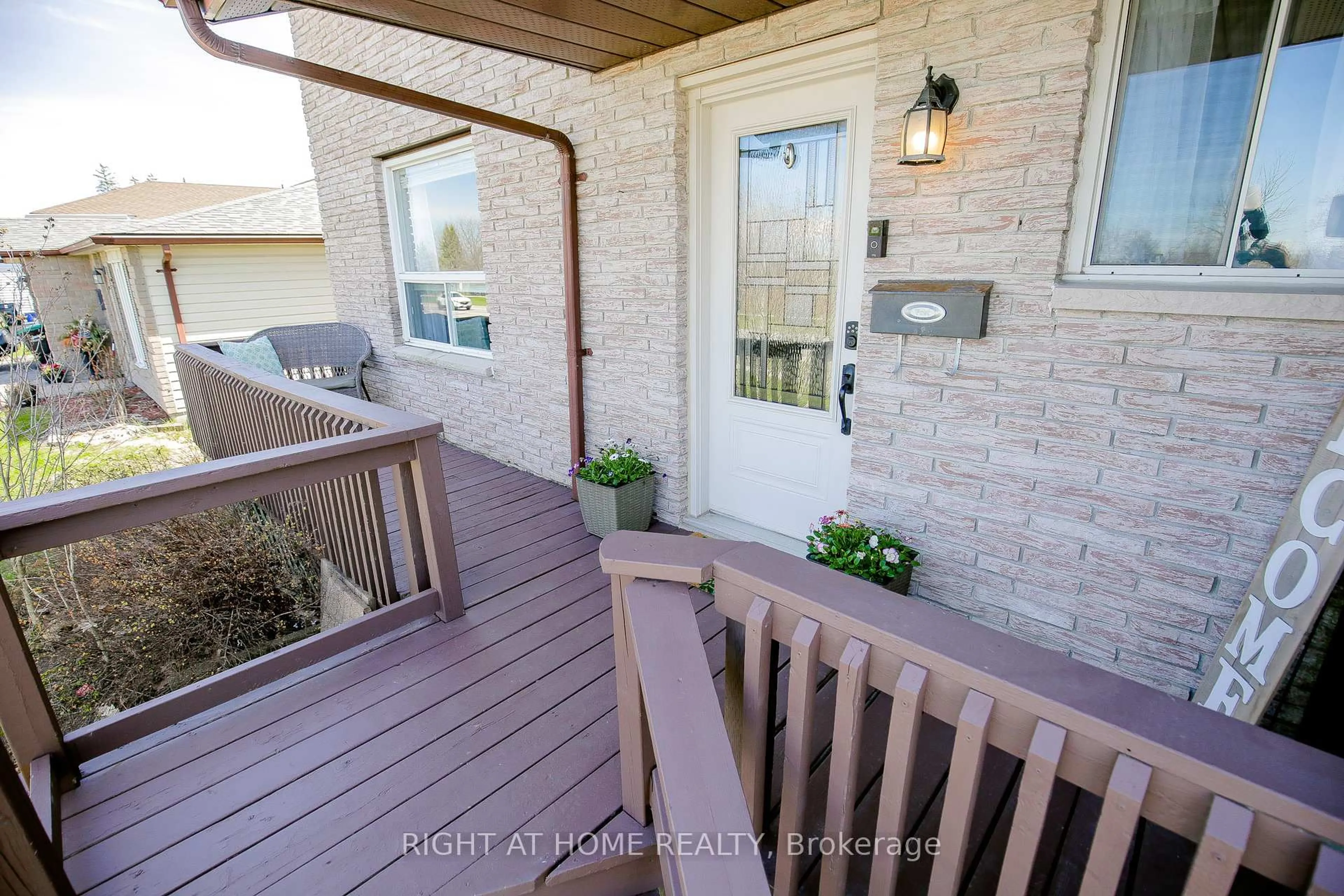 Patio, street for 151 Little Ave, Barrie Ontario L4N 6L6