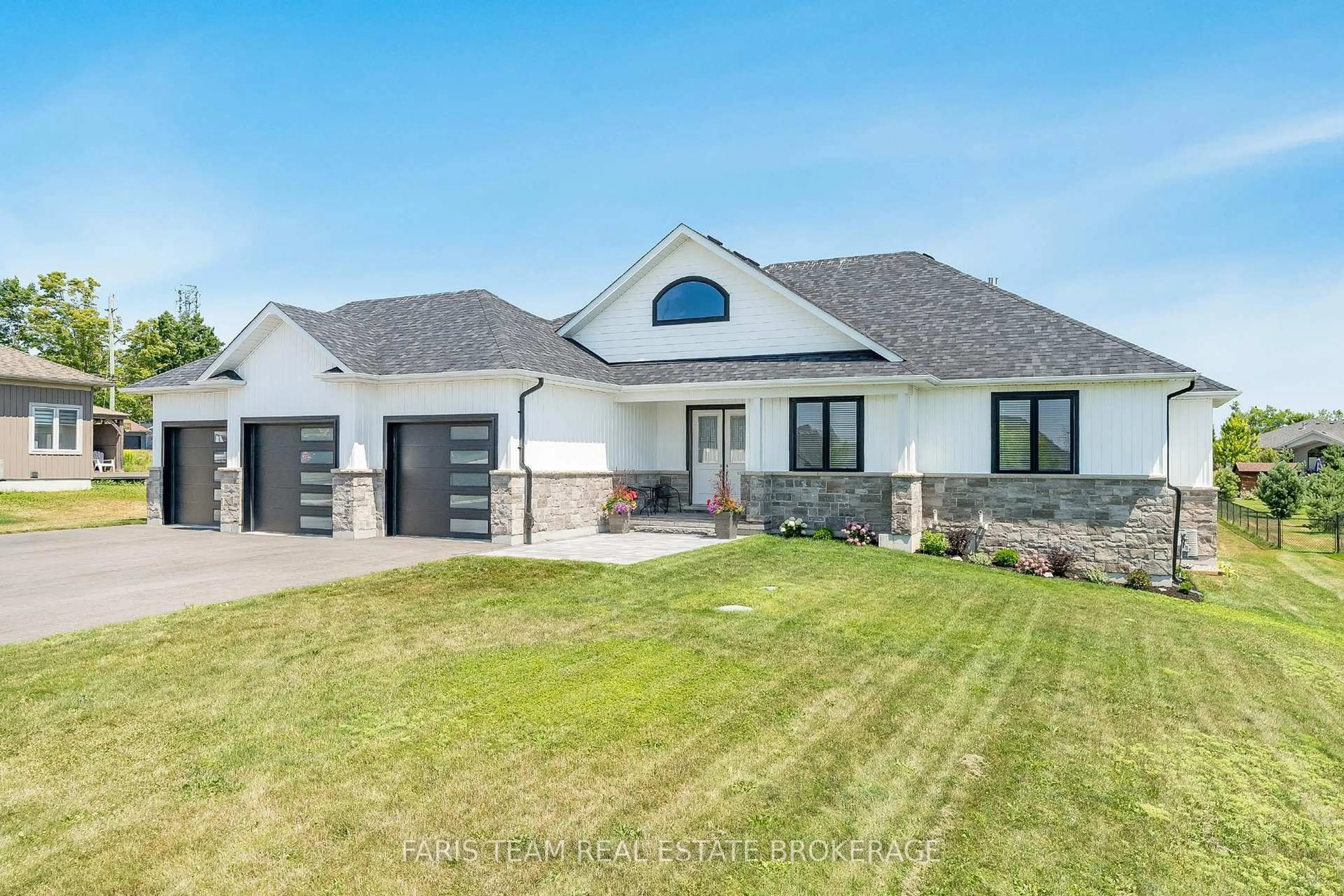 Home with brick exterior material, street for 5 Breanna Blvd, Oro-Medonte Ontario L3V 6H2