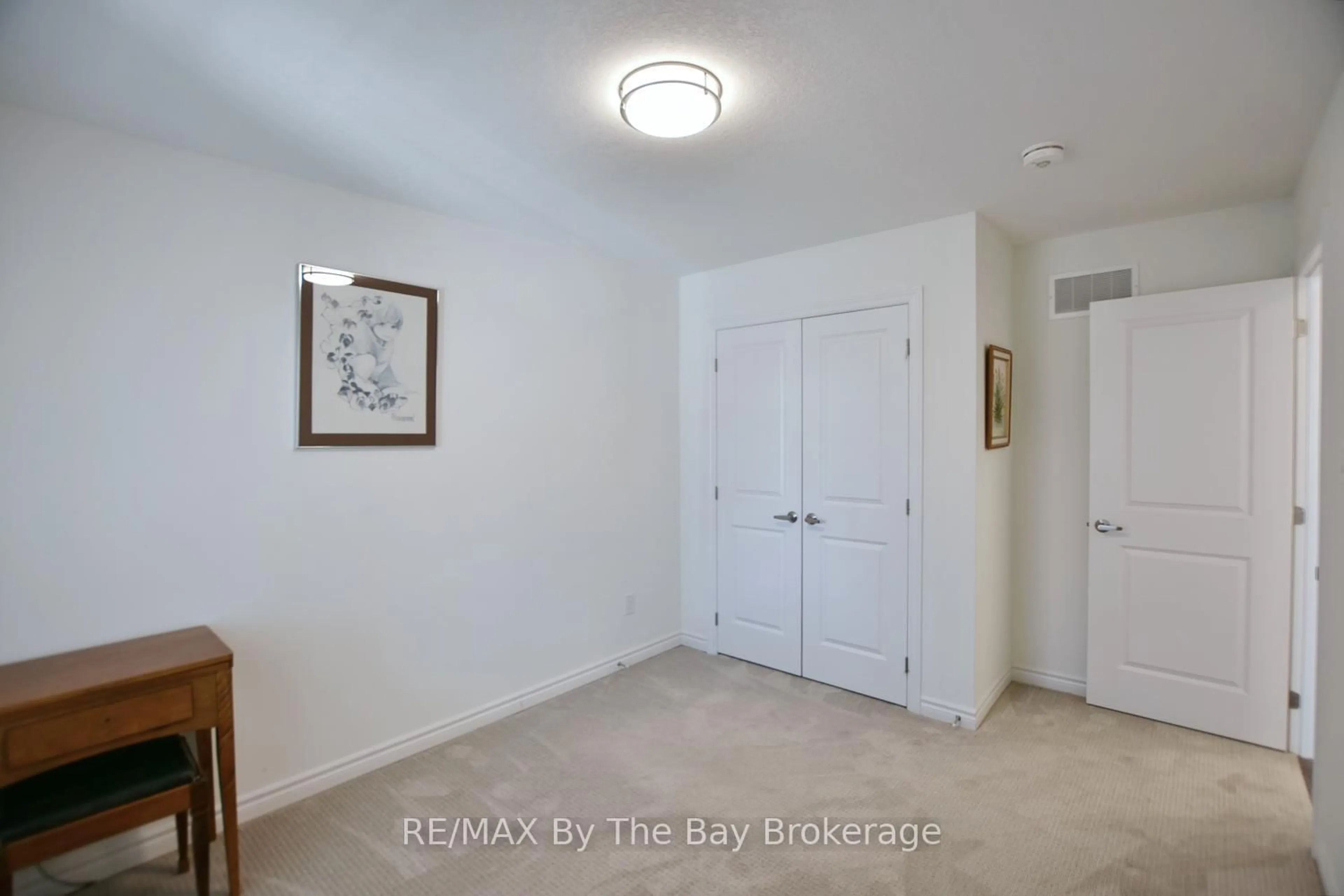 A pic of a room for 77 Ivy Cres, Wasaga Beach Ontario L9Z 0H8