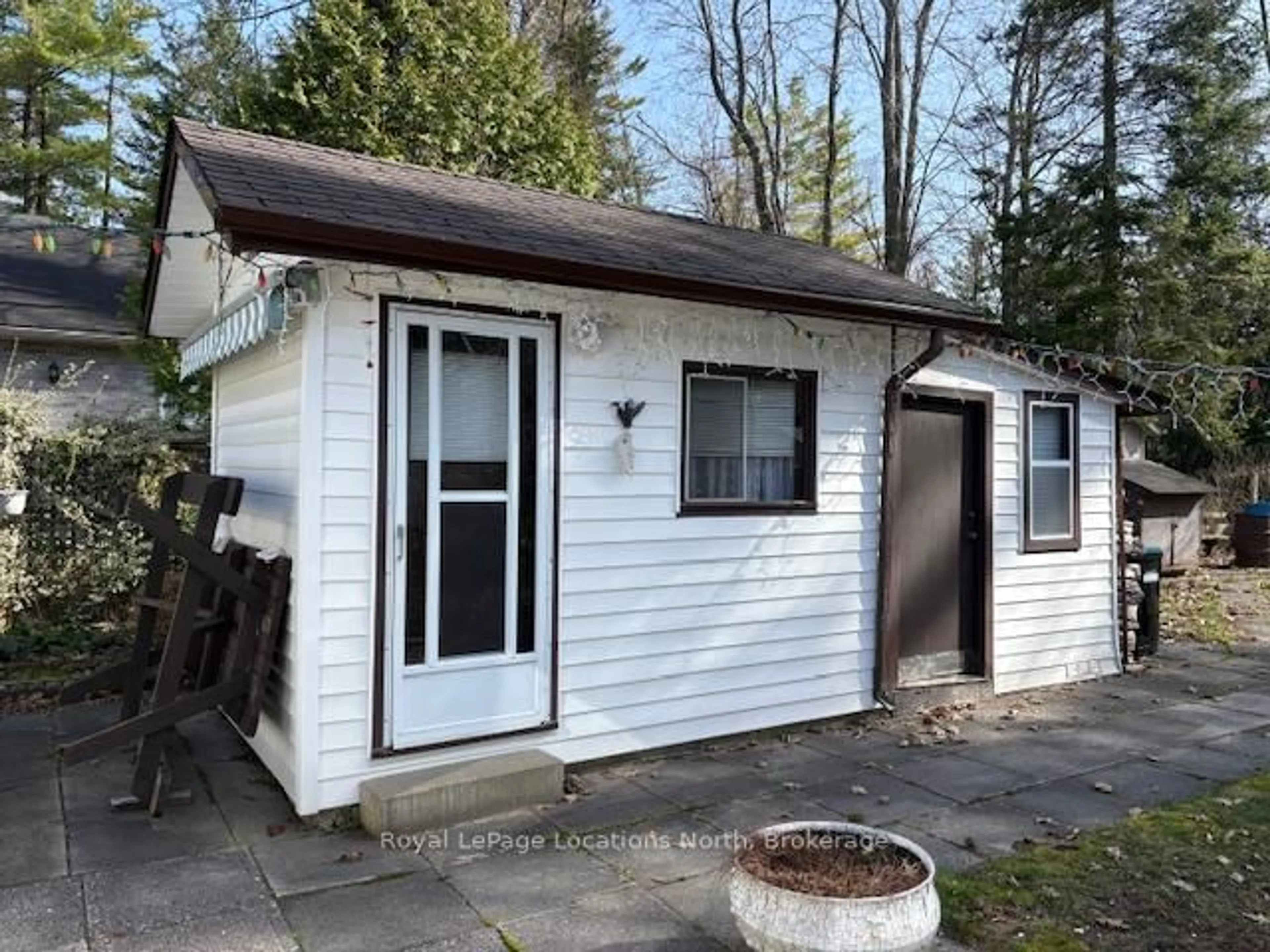 Shed for 58 39th St, Wasaga Beach Ontario L9Z 2A2