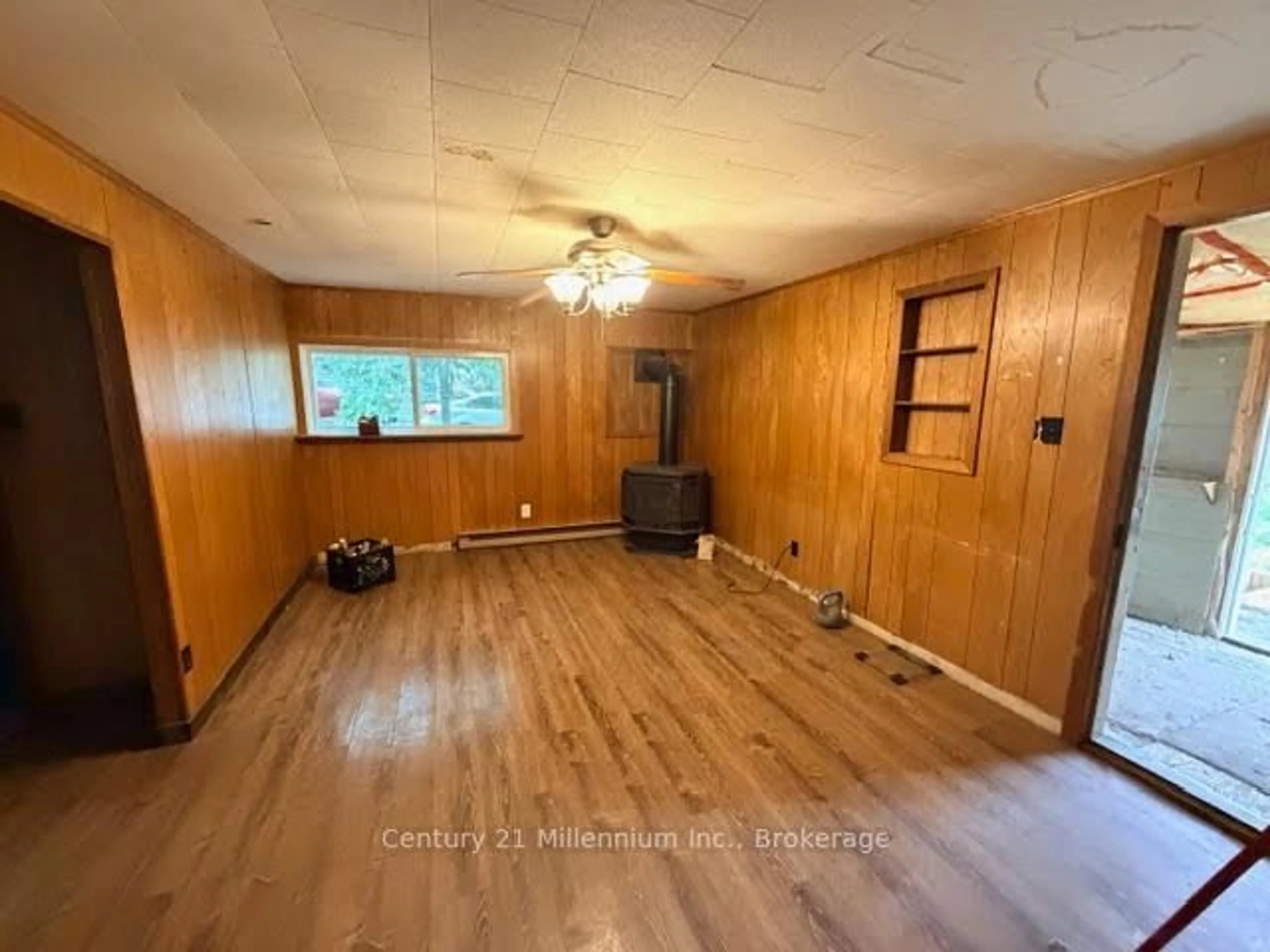 A pic of a room for 21 74th St, Wasaga Beach Ontario L9Z 2G6