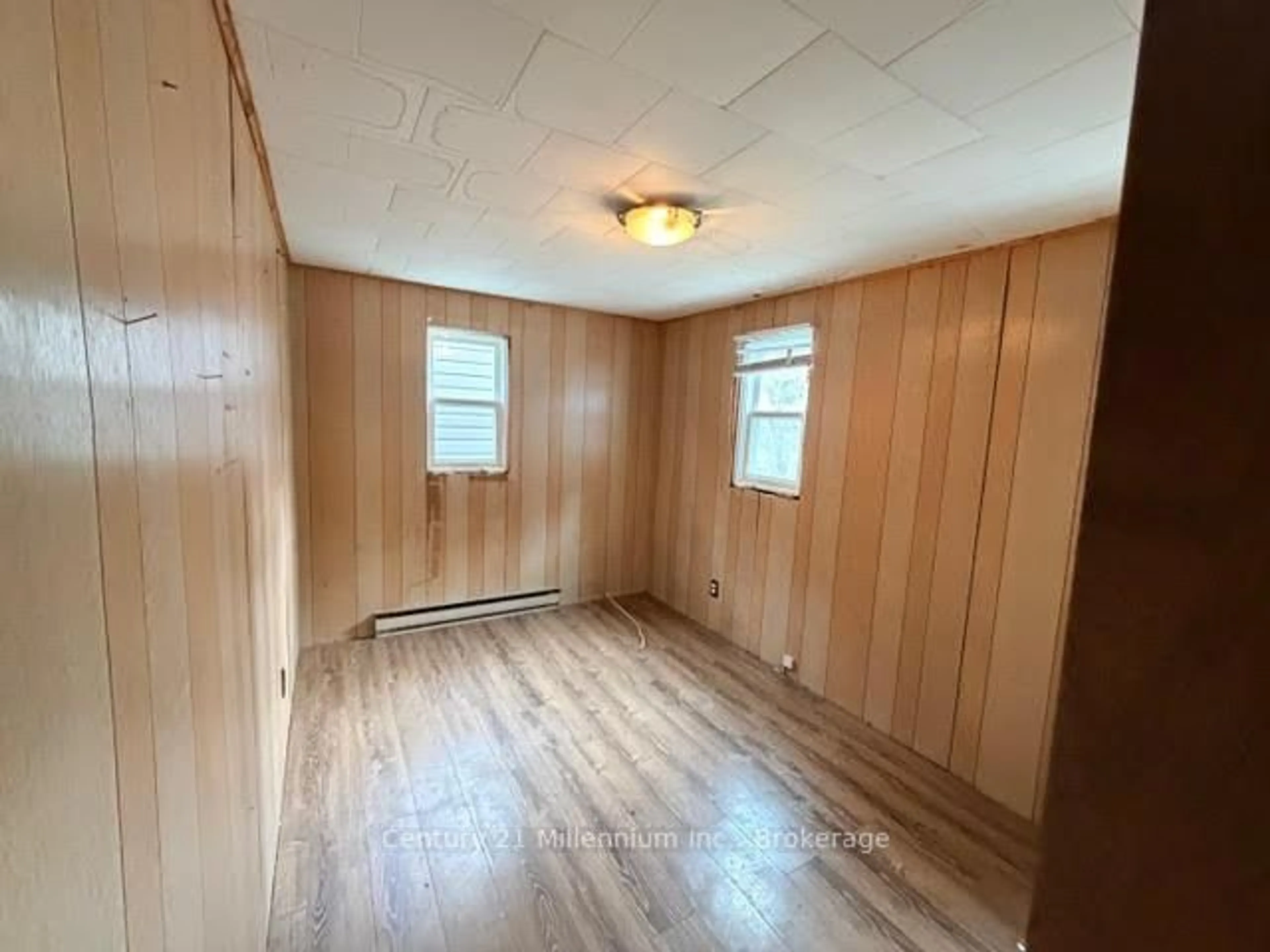 A pic of a room for 21 74th St, Wasaga Beach Ontario L9Z 2G6