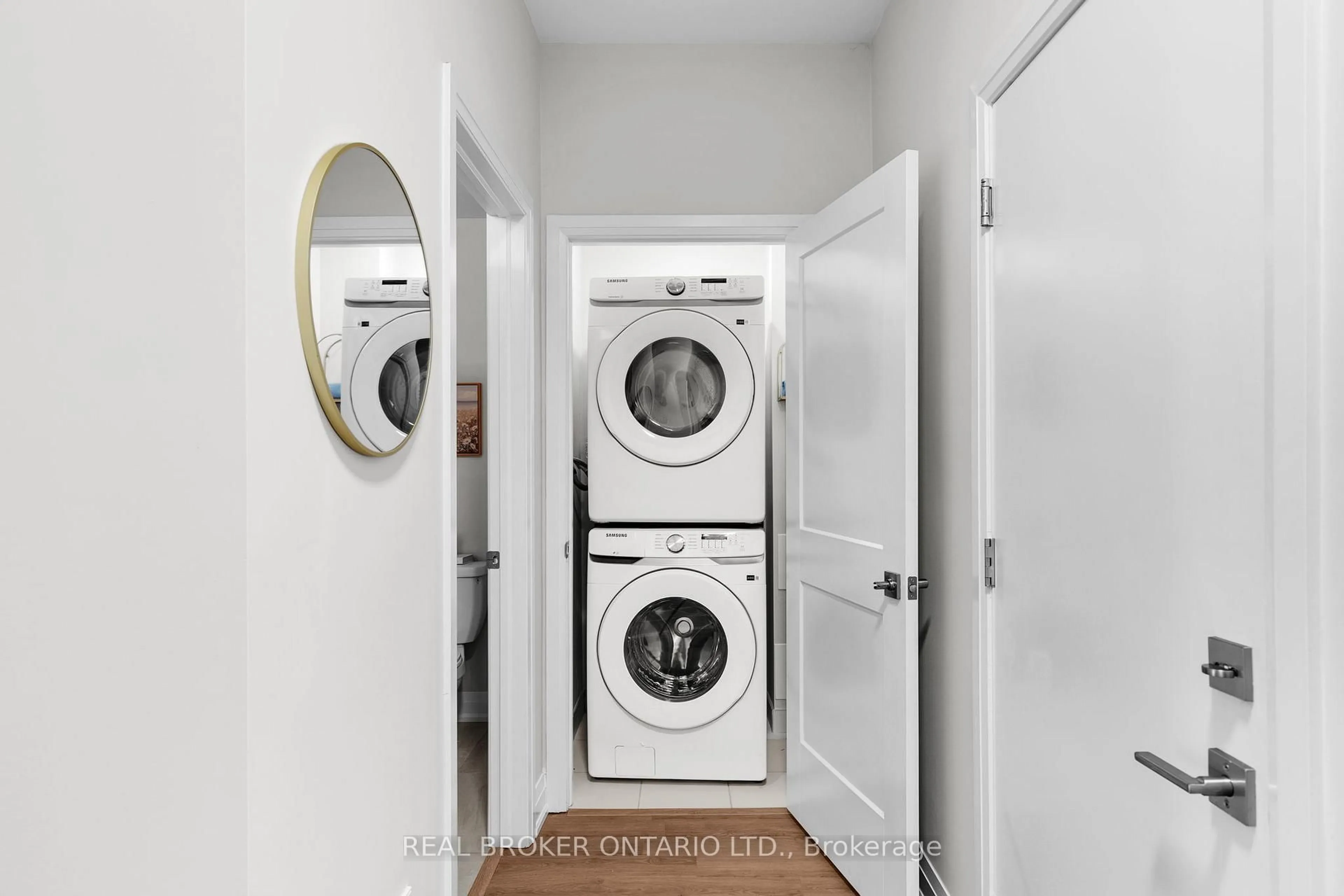 Laundry room for 96 Sunshine Lane, Orillia Ontario L3V 7L8