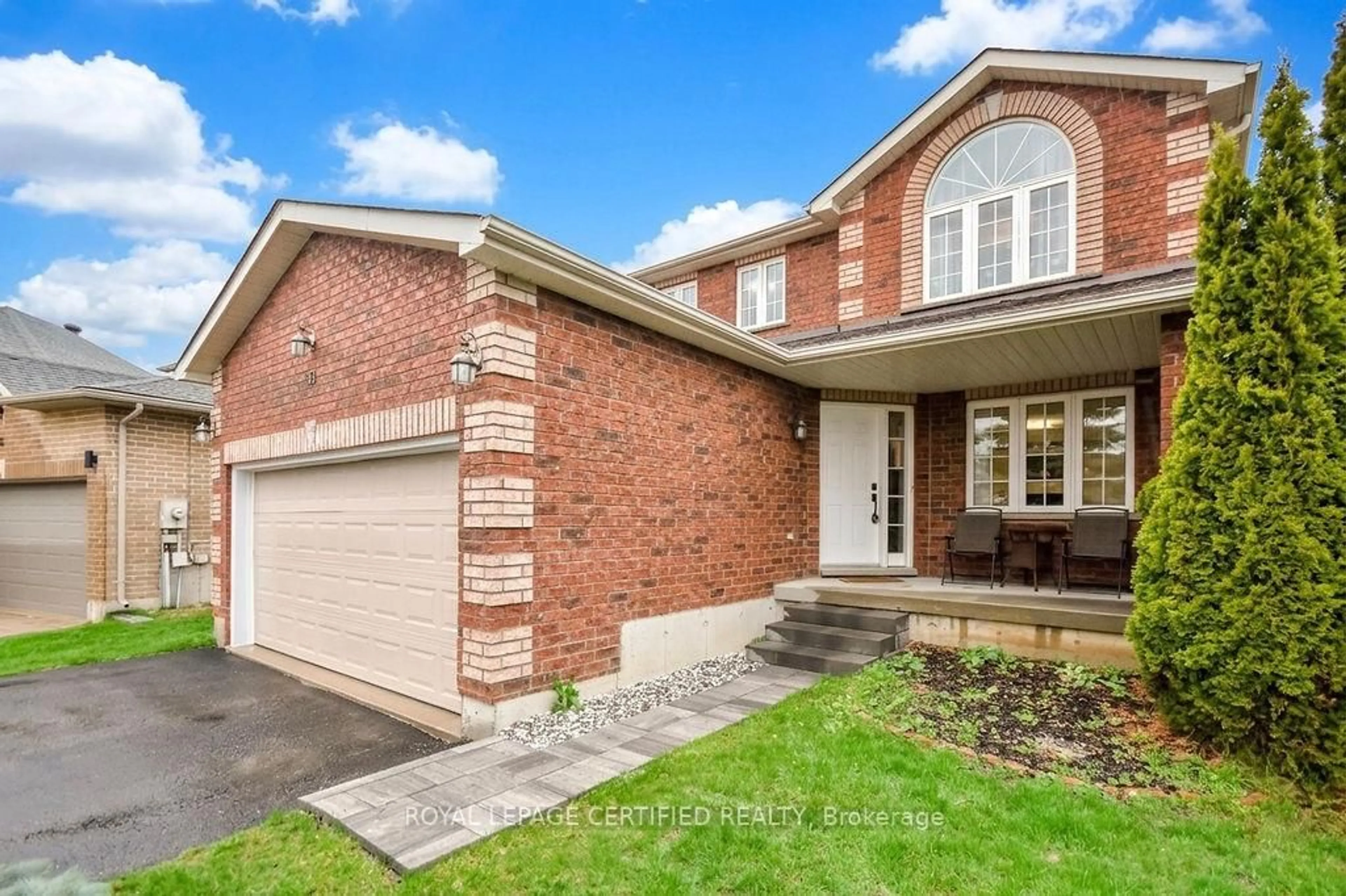 Home with brick exterior material, street for 34 Balmoral Pl, Barrie Ontario L4N 0Y9