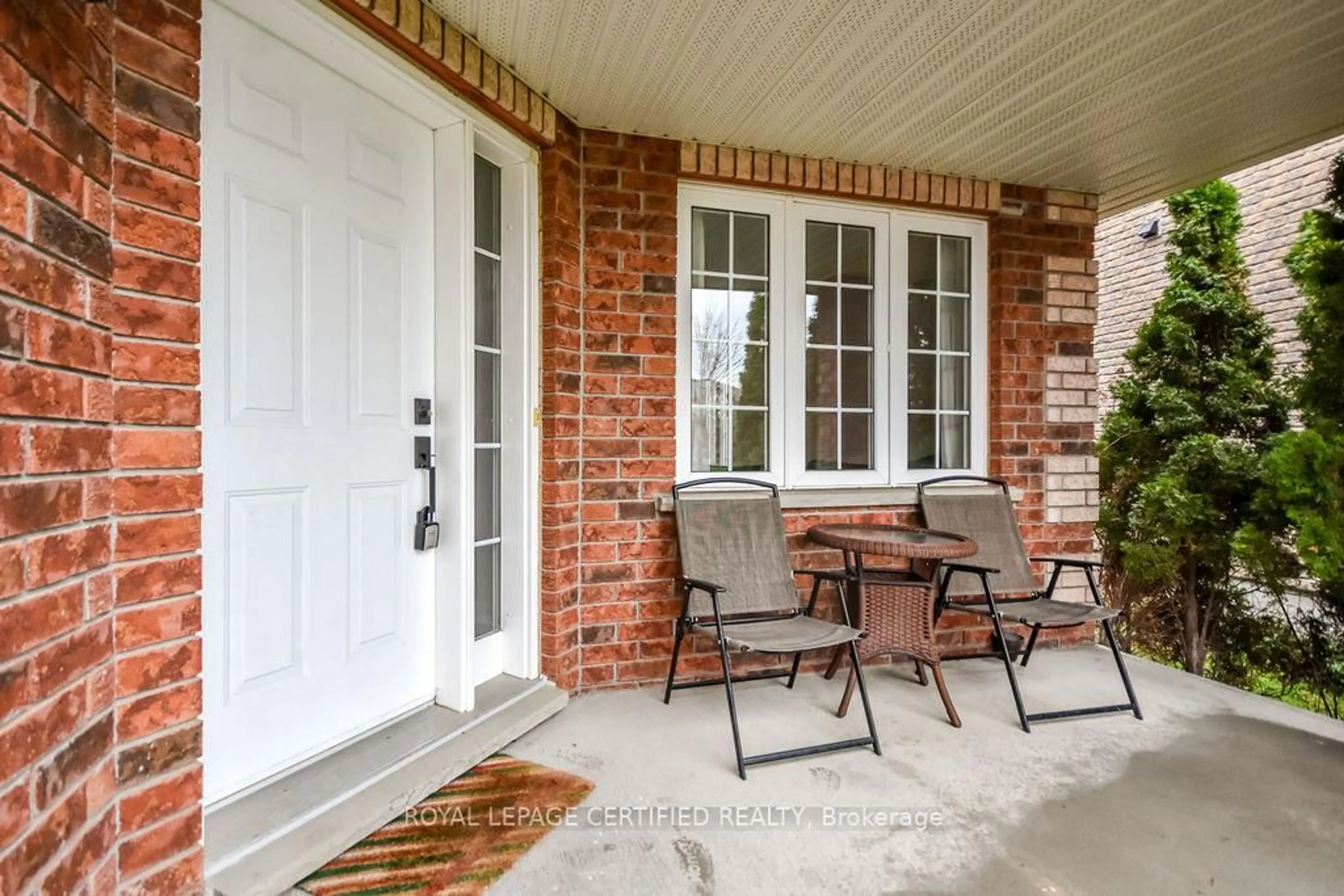Patio, street for 34 Balmoral Pl, Barrie Ontario L4N 0Y9