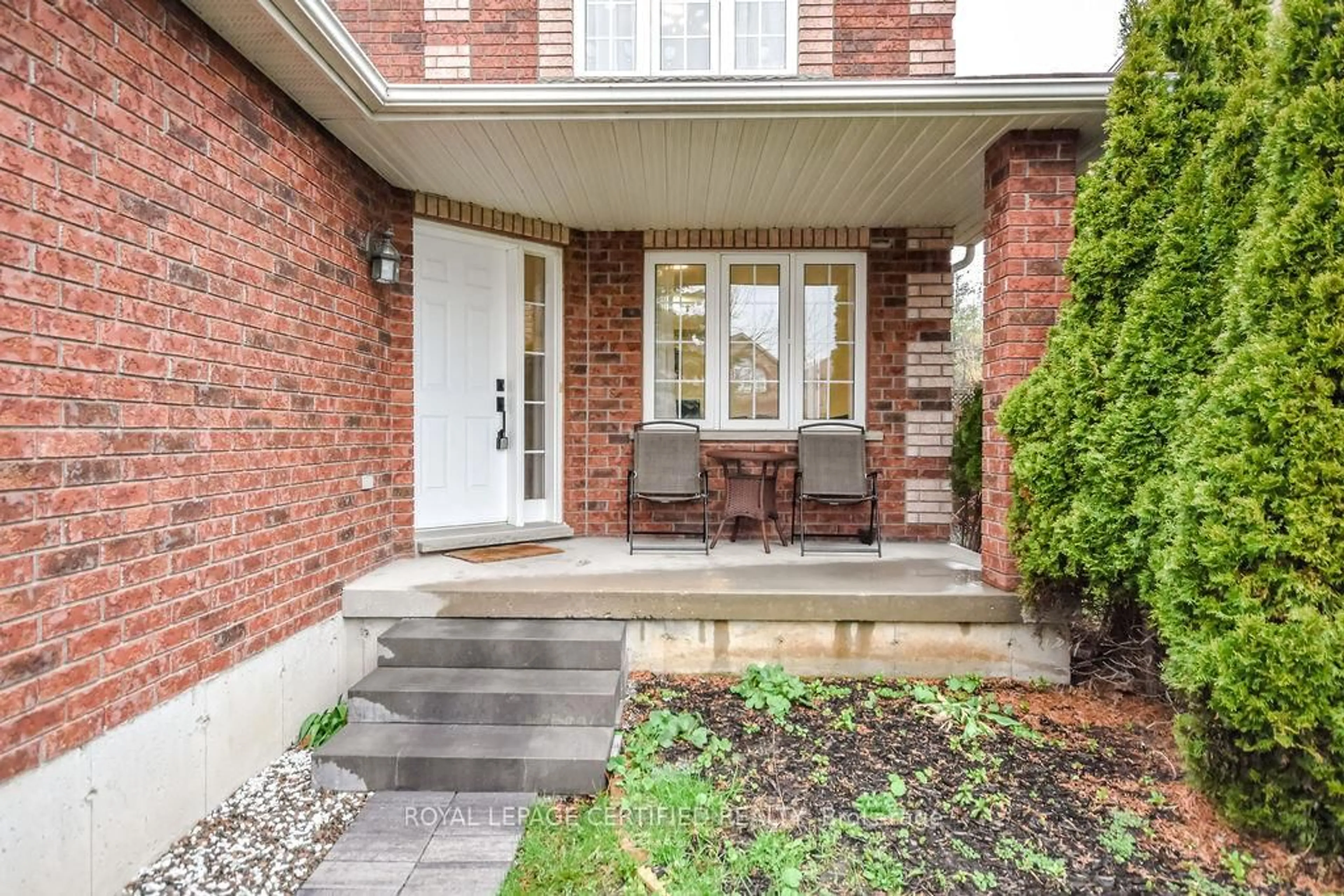 Home with brick exterior material, street for 34 Balmoral Pl, Barrie Ontario L4N 0Y9