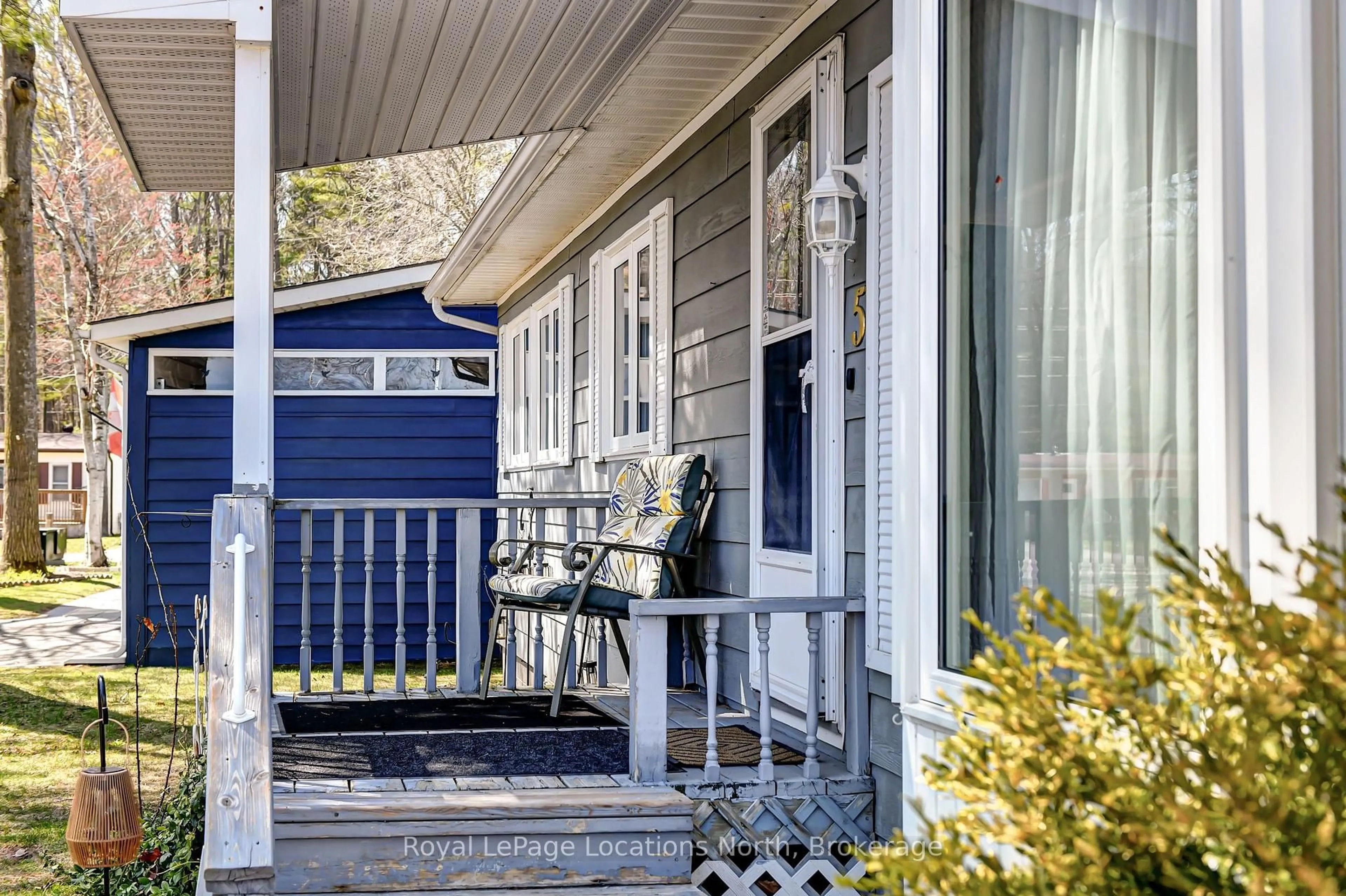 Patio, street for 5 Murray Dr, Wasaga Beach Ontario L9Z 1K3