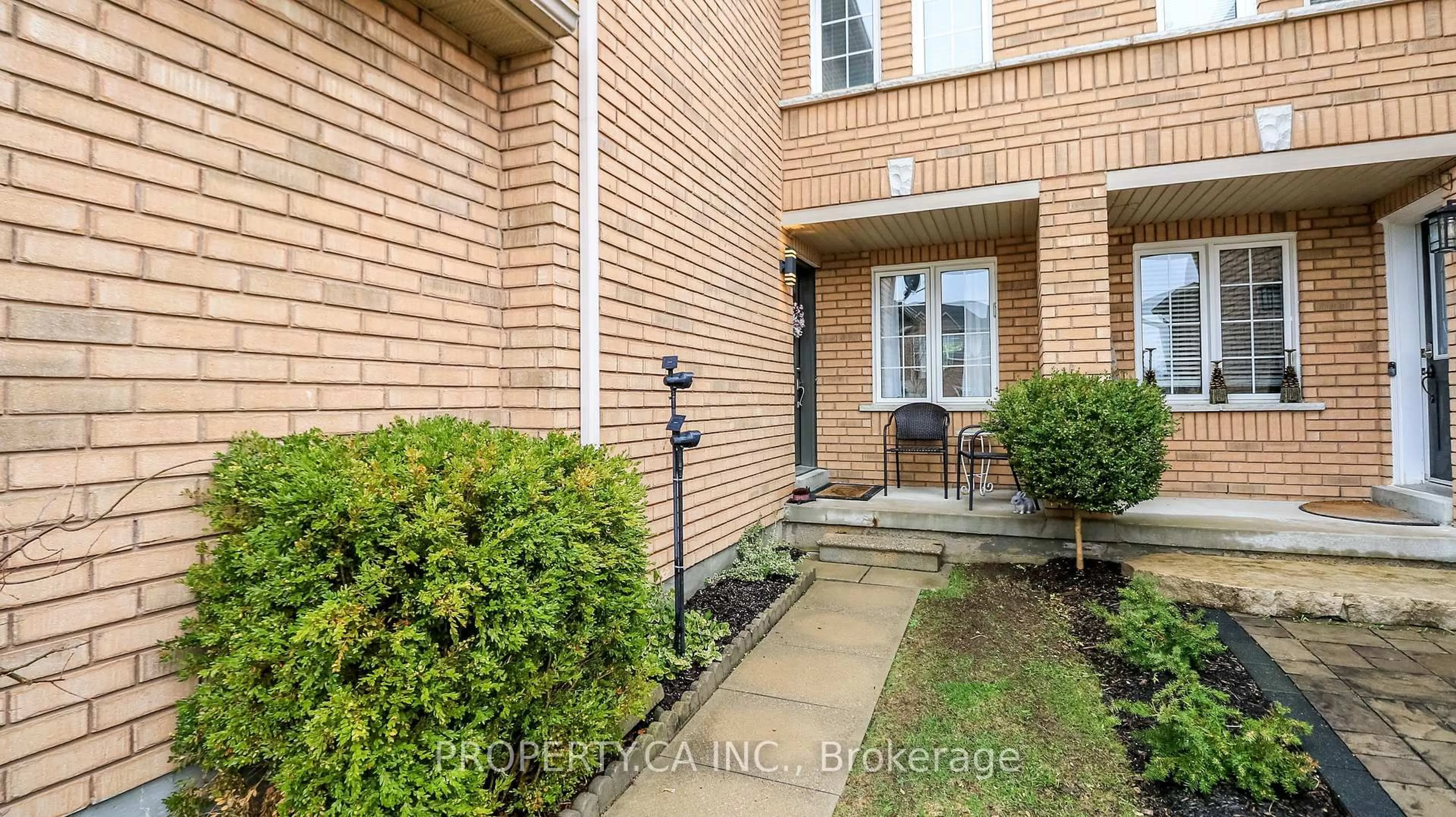 Indoor entryway for 3 Coleman Dr, Barrie Ontario L4N 0R5