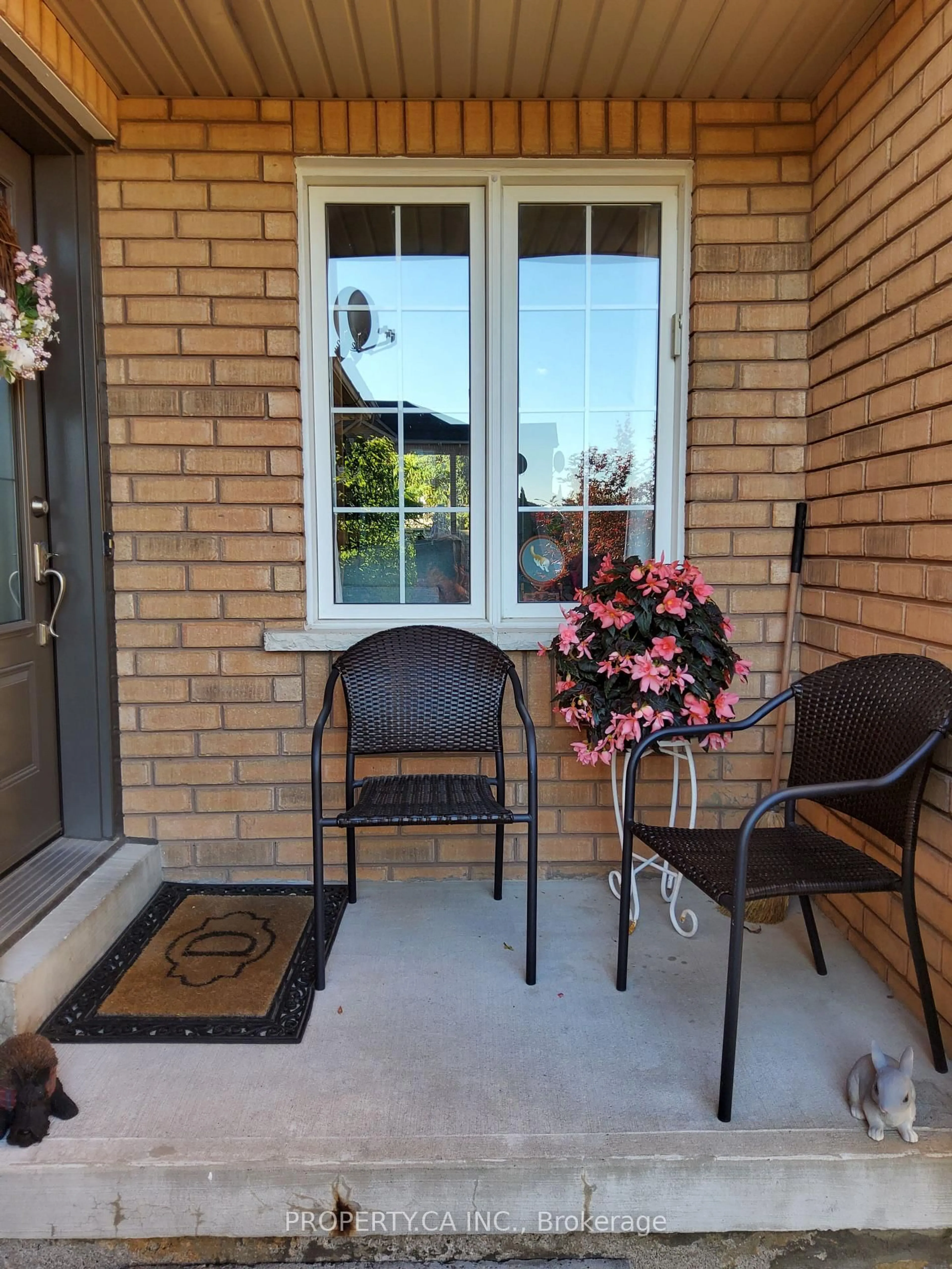 Indoor entryway for 3 Coleman Dr, Barrie Ontario L4N 0R5