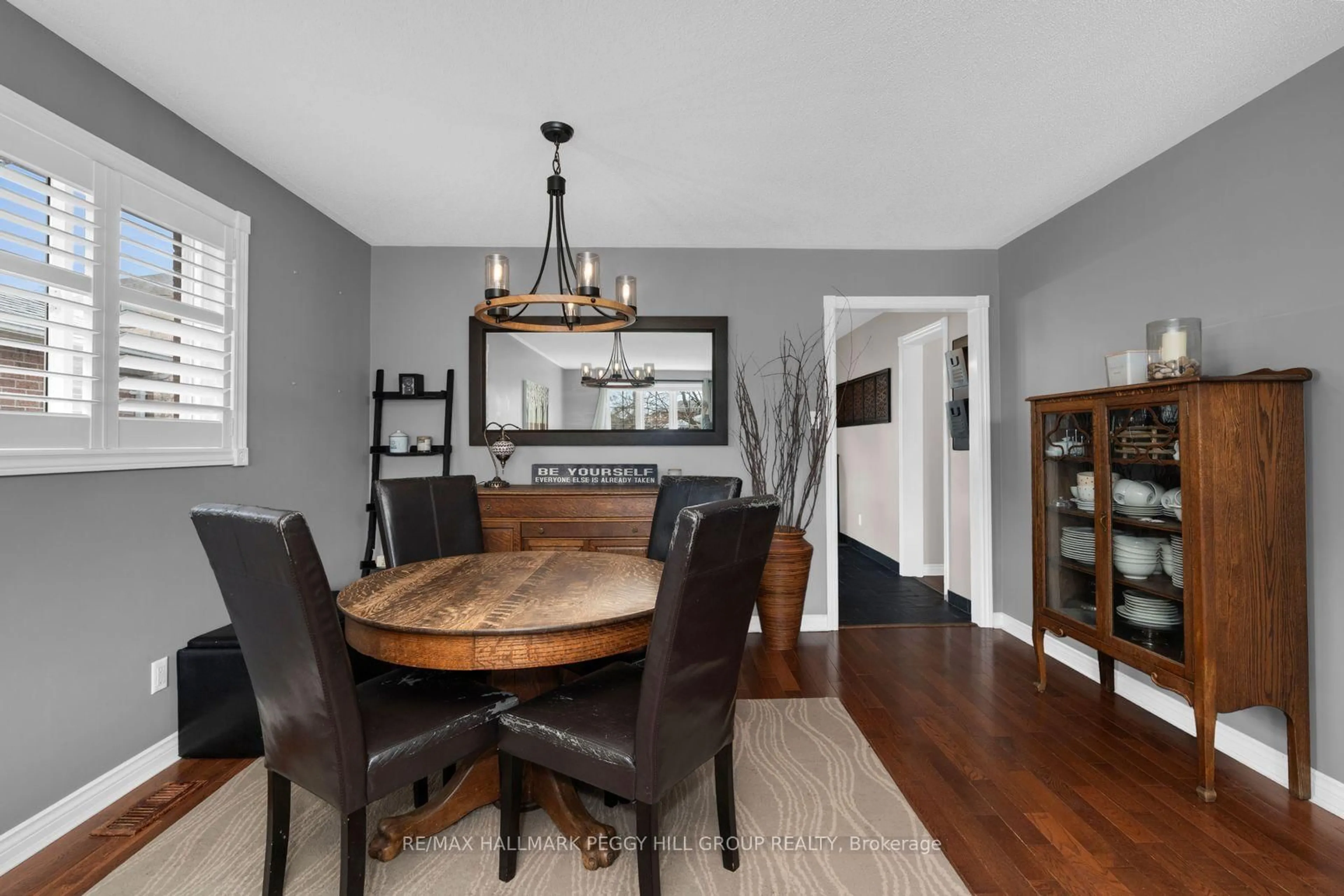 Dining room, wood/laminate floor for 159 Benson Dr, Barrie Ontario L4N 7Y3