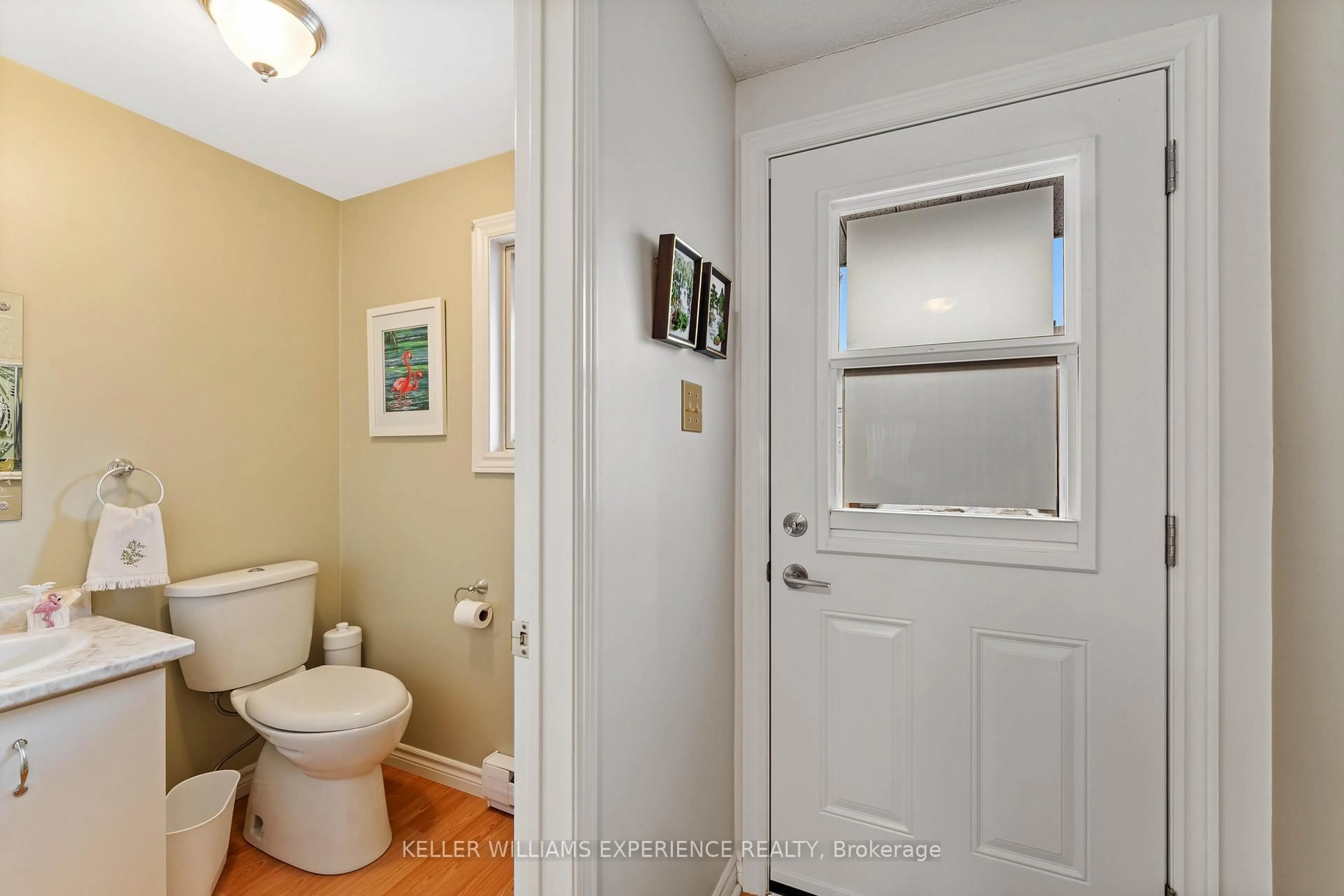 Standard bathroom, unknown for 15 Pheasant Tr, Barrie Ontario L4N 6W4
