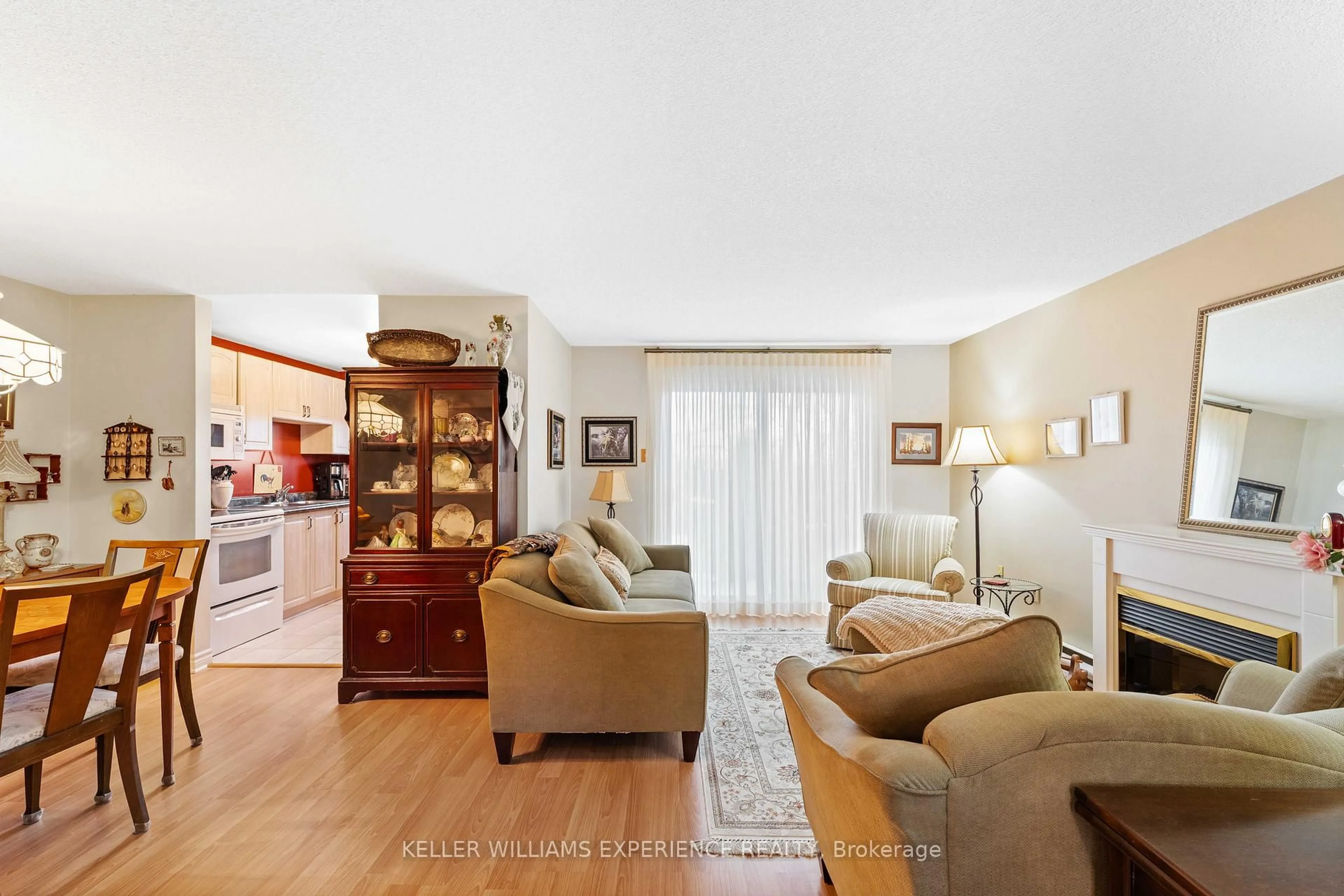Living room with furniture, unknown for 15 Pheasant Tr, Barrie Ontario L4N 6W4